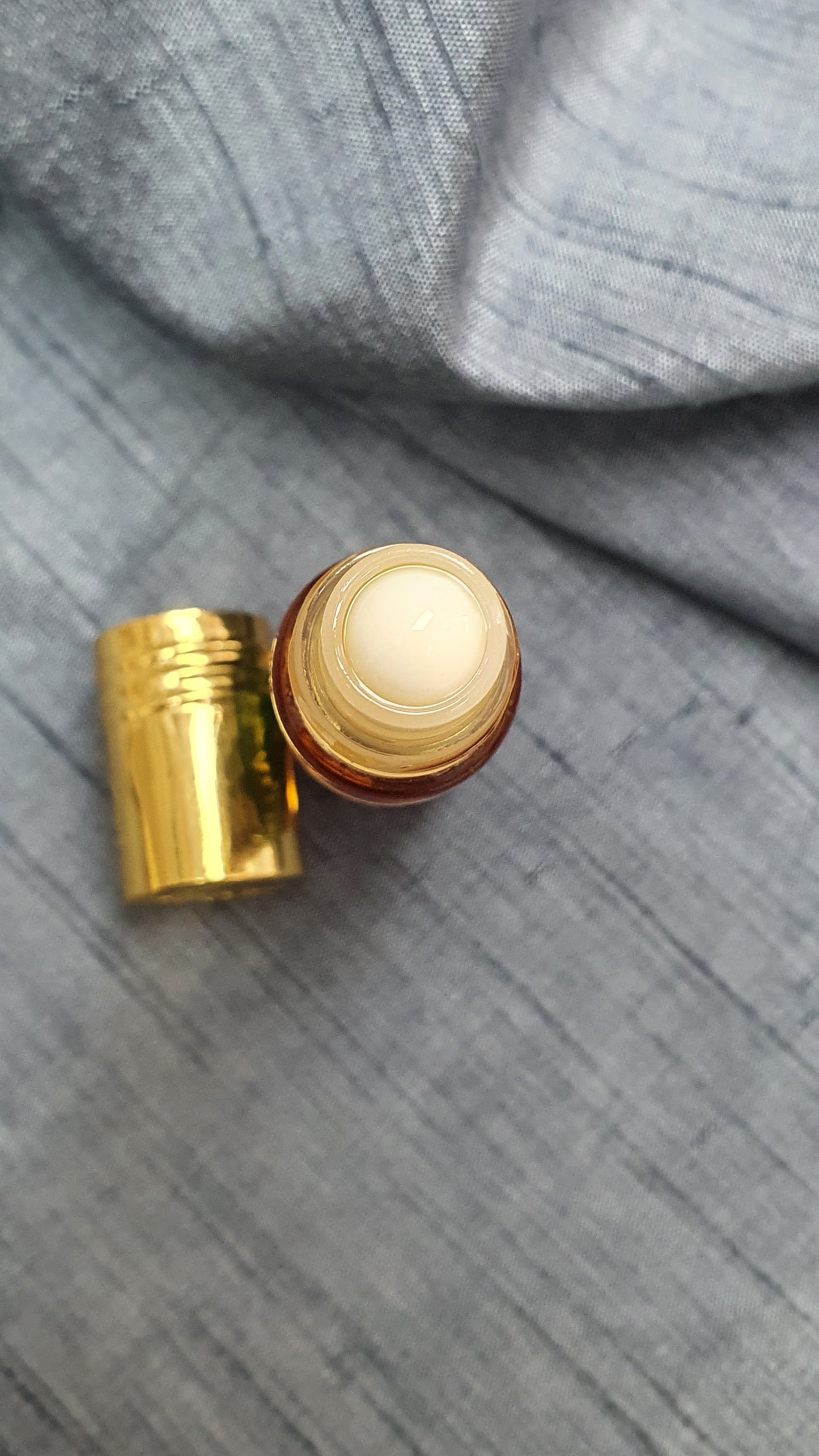 ATTAR FULL PERFUME OIL 8ml.e