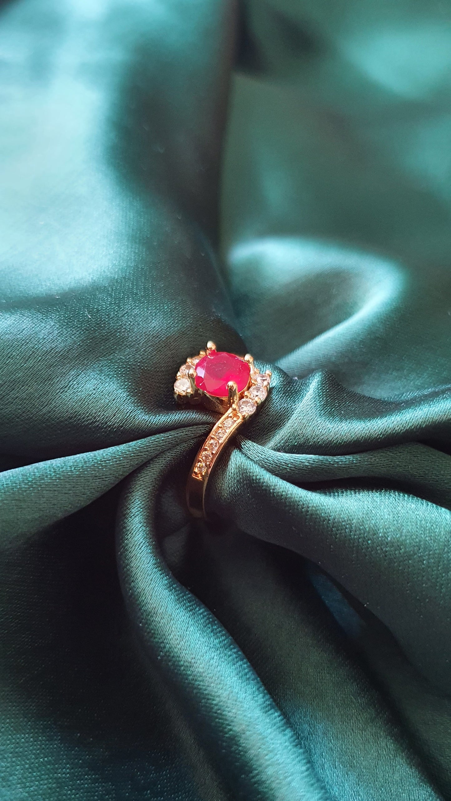 RED & WHITE A.D. STONE RING (002)