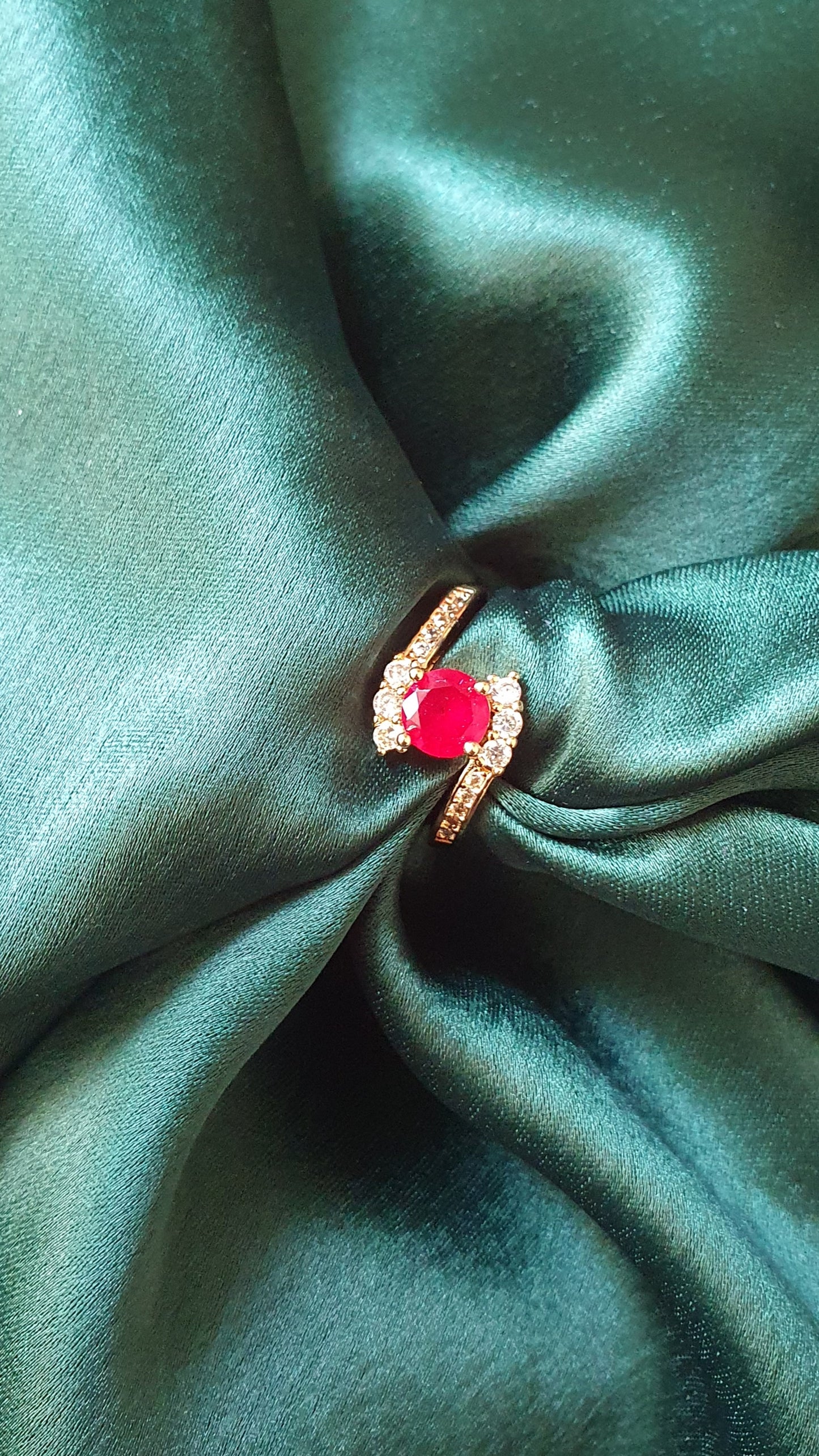 RED & WHITE A.D. STONE RING (002)