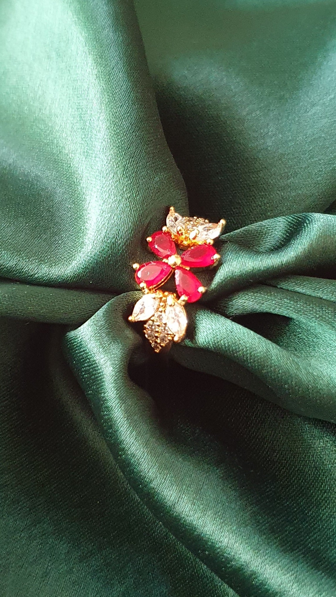 FLORAL RED & WHITE A.D. STONE RING