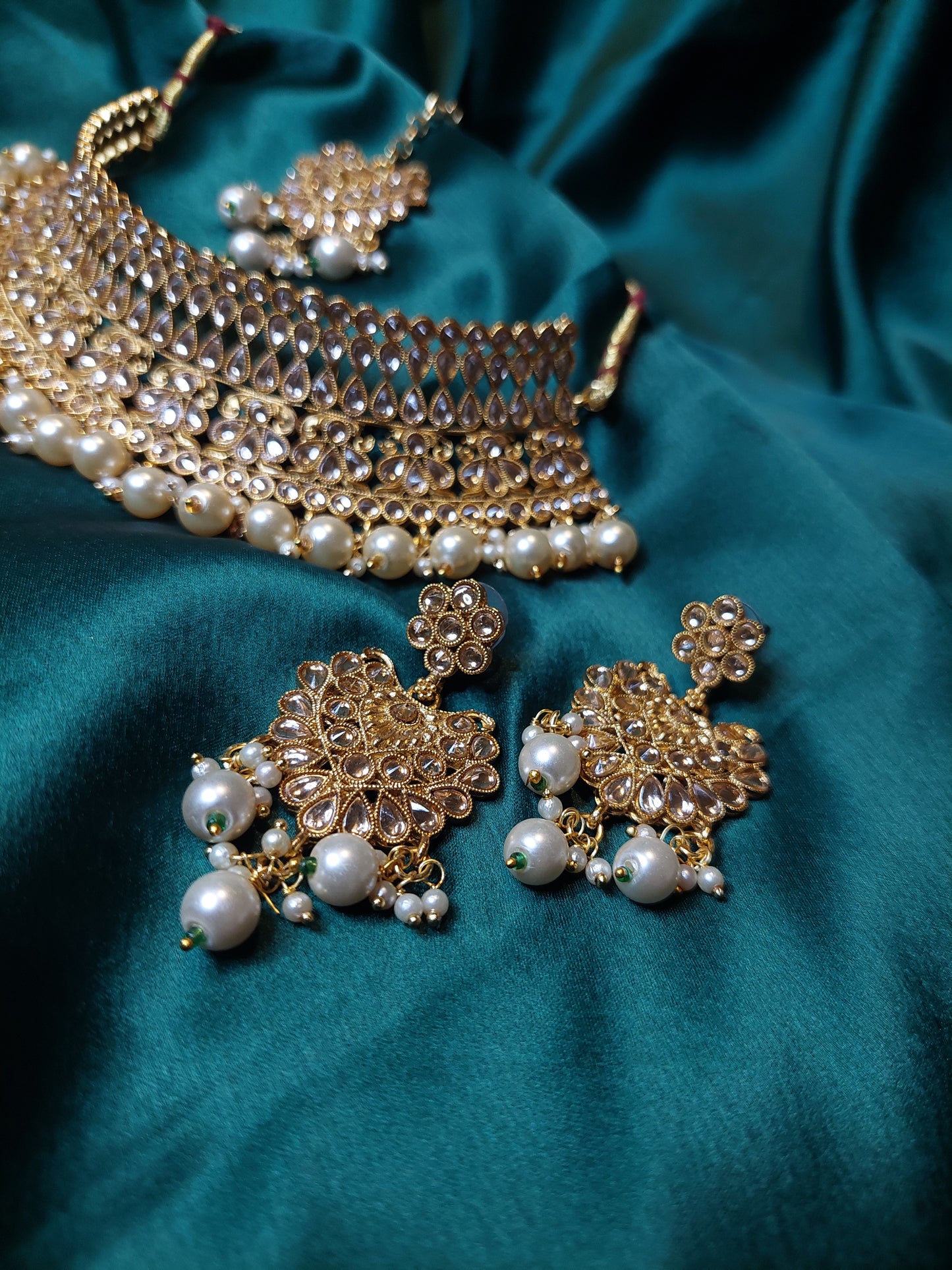 BRIDAL GOLD CHOCKER SET