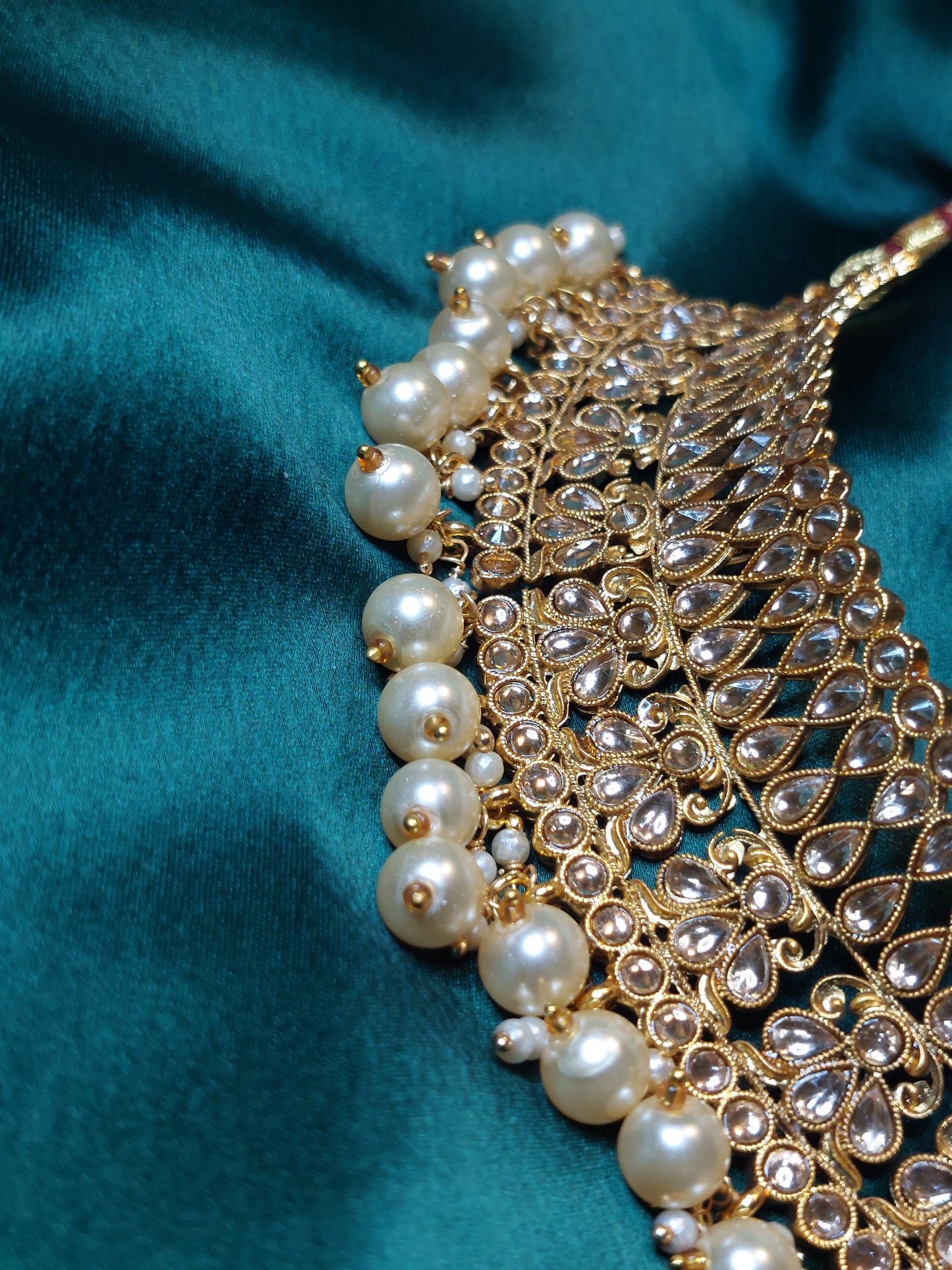 BRIDAL GOLD CHOCKER SET