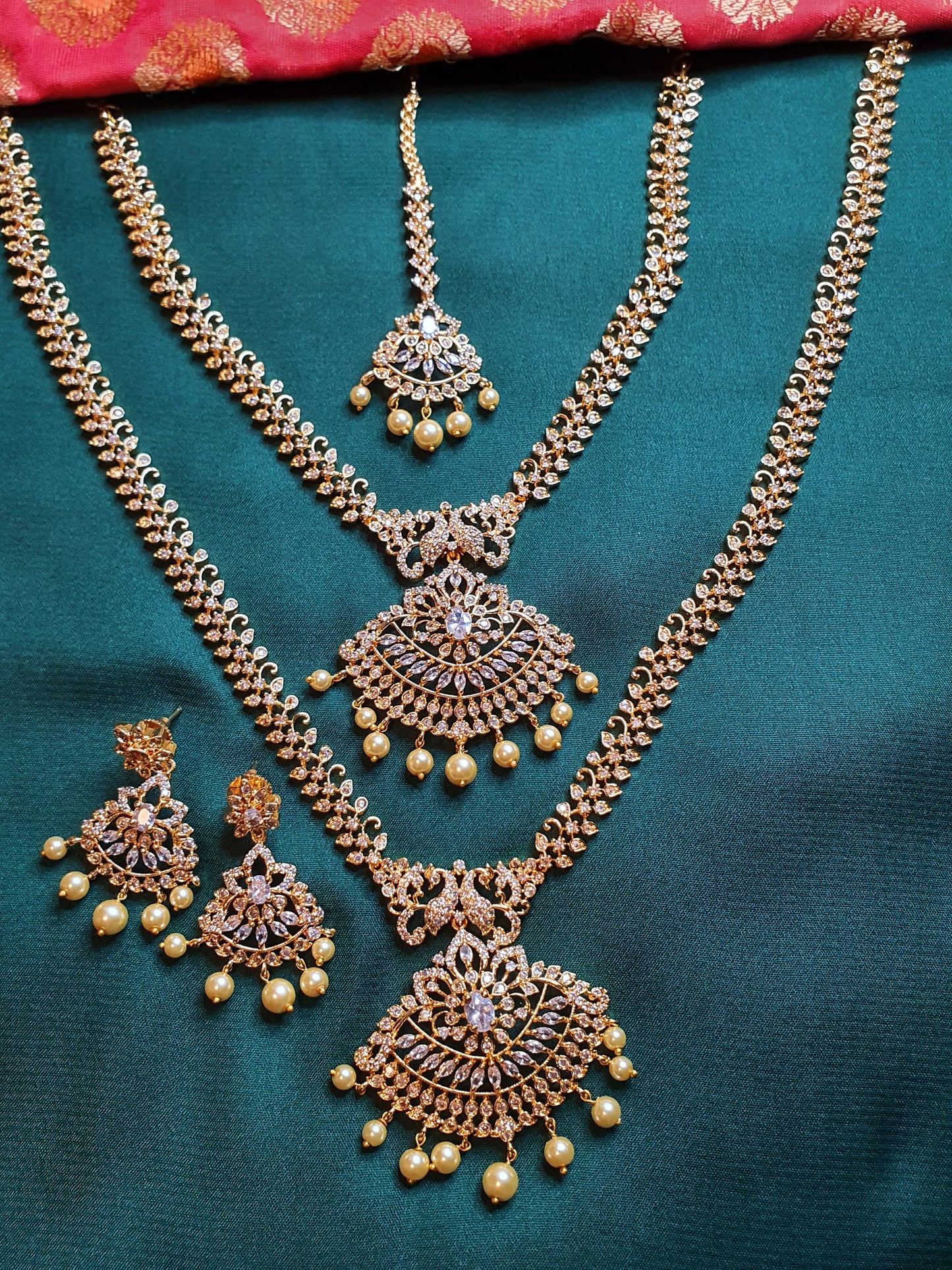 A.D BRIDAL SET IN GOLD