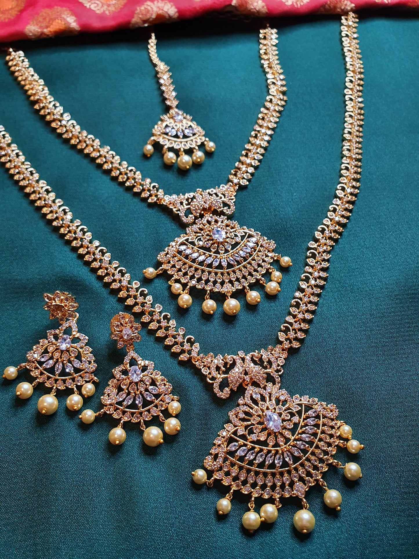 A.D BRIDAL SET IN GOLD