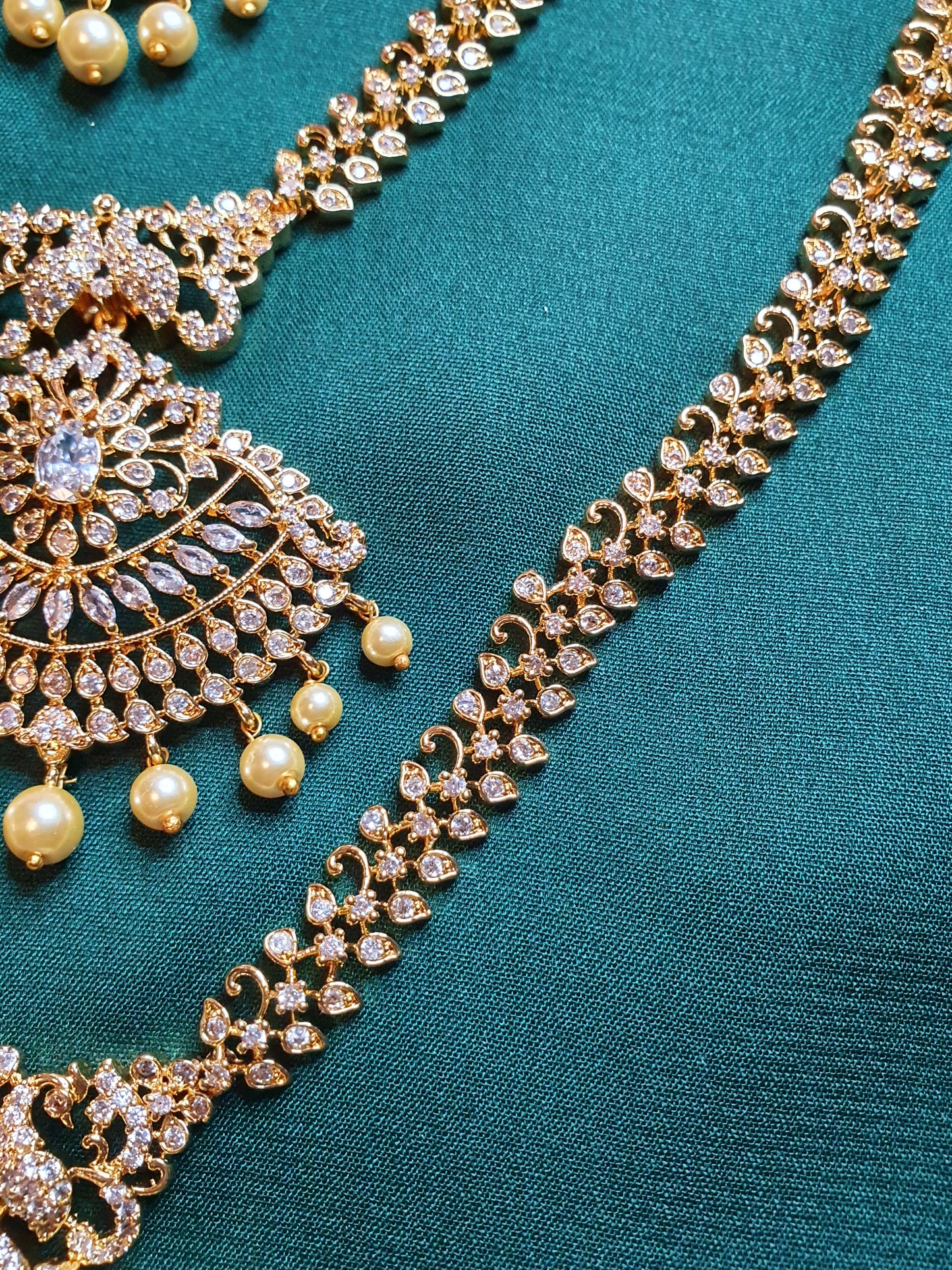 A.D BRIDAL SET IN GOLD