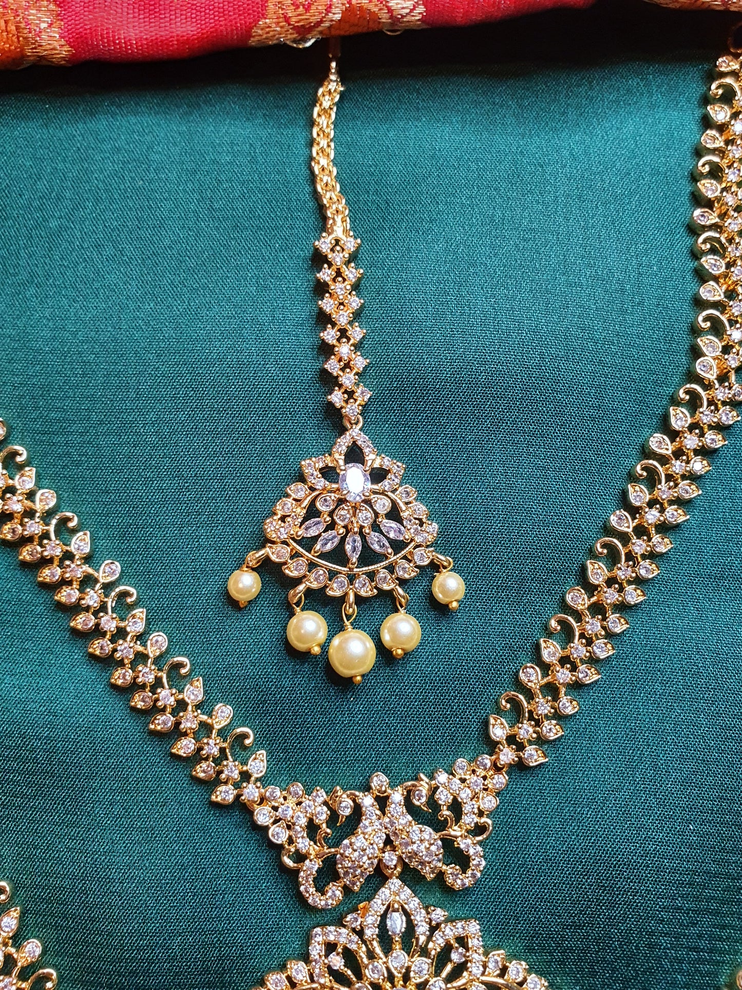 A.D BRIDAL SET IN GOLD