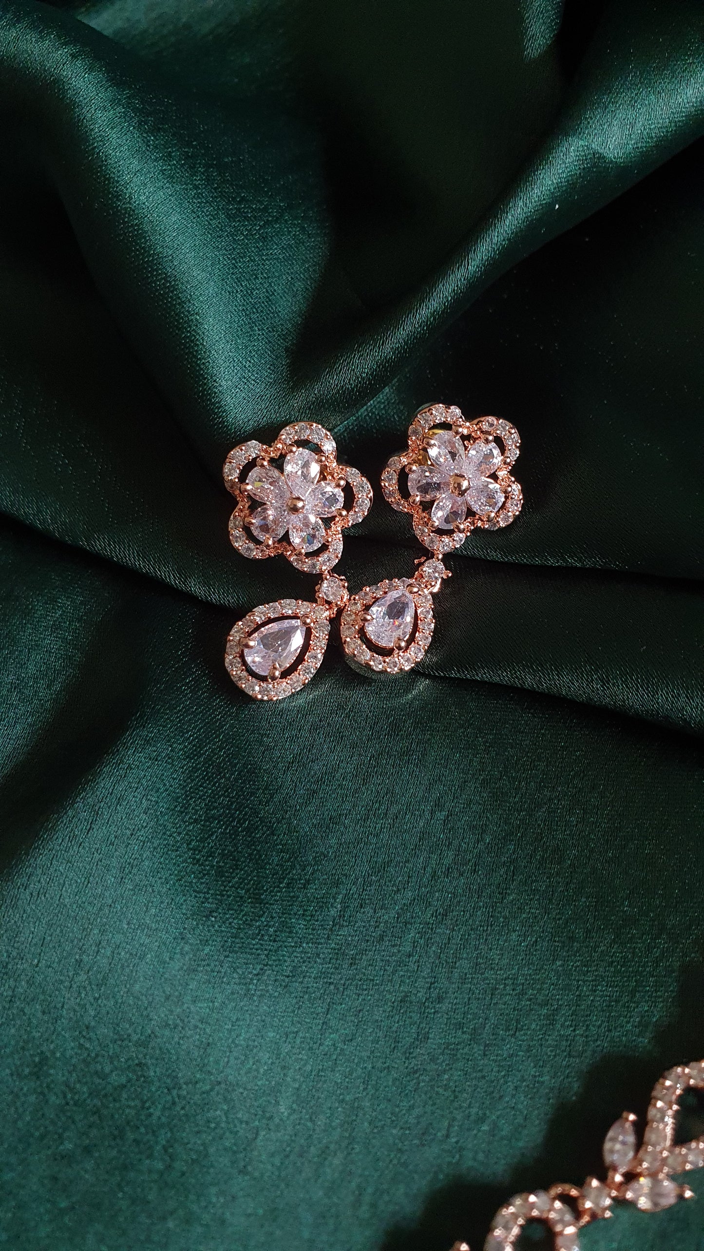 ROSE GOLD A.D. STONE SET 008