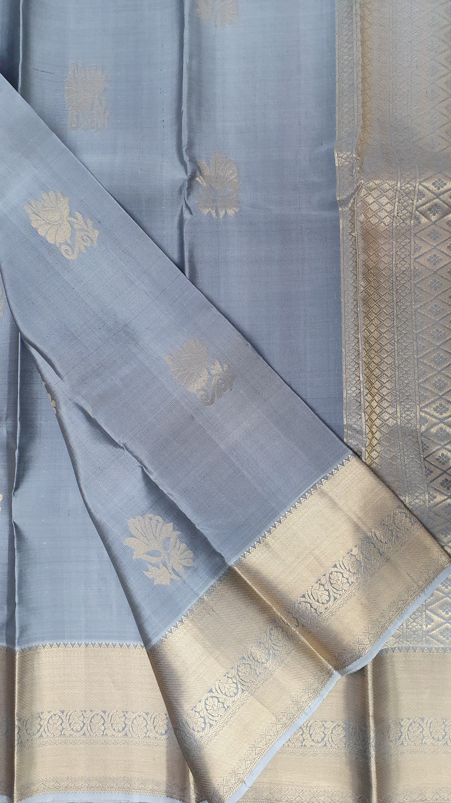GREY KANJIPURAM SILK SAREE