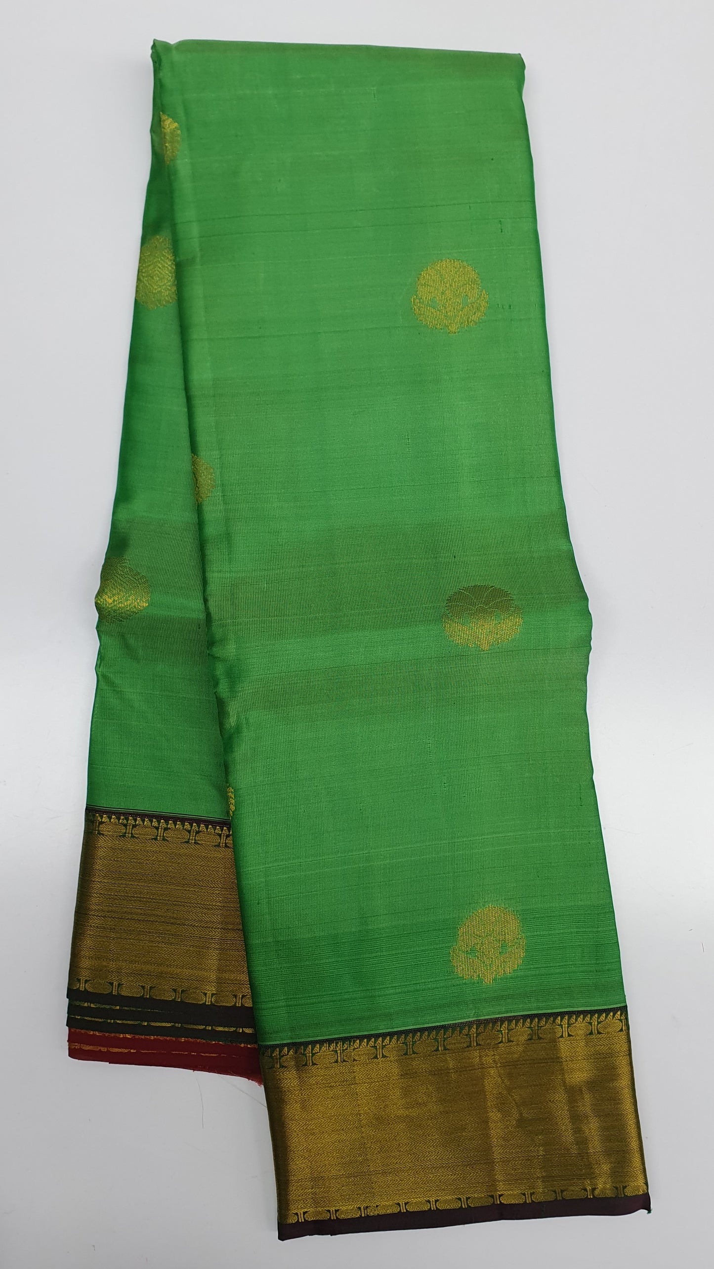 CHATHEAU GREEN & MAROON KANJIPURAM