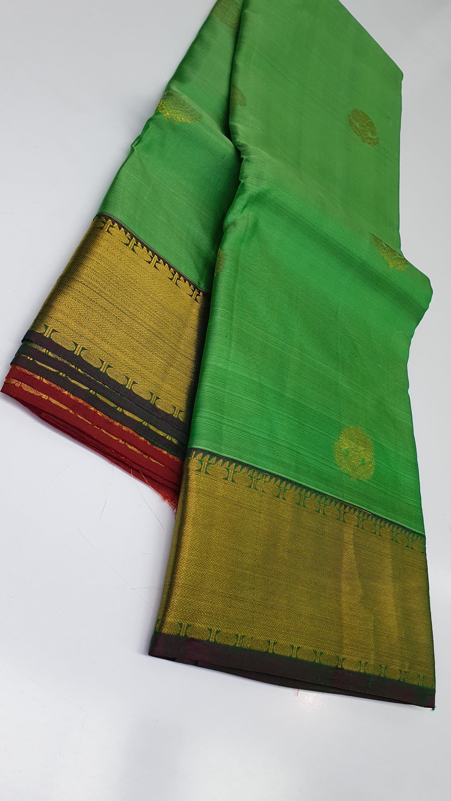 CHATHEAU GREEN & MAROON KANJIPURAM