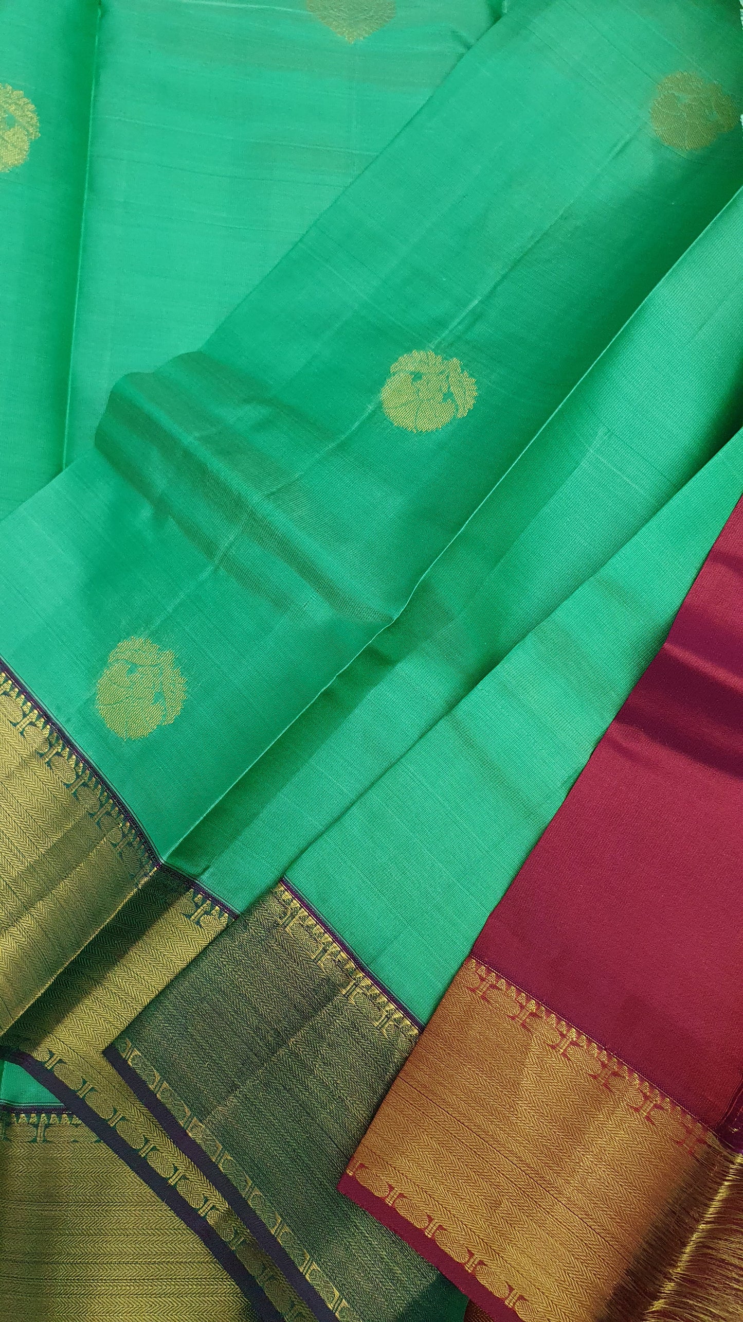 CHATHEAU GREEN & MAROON KANJIPURAM