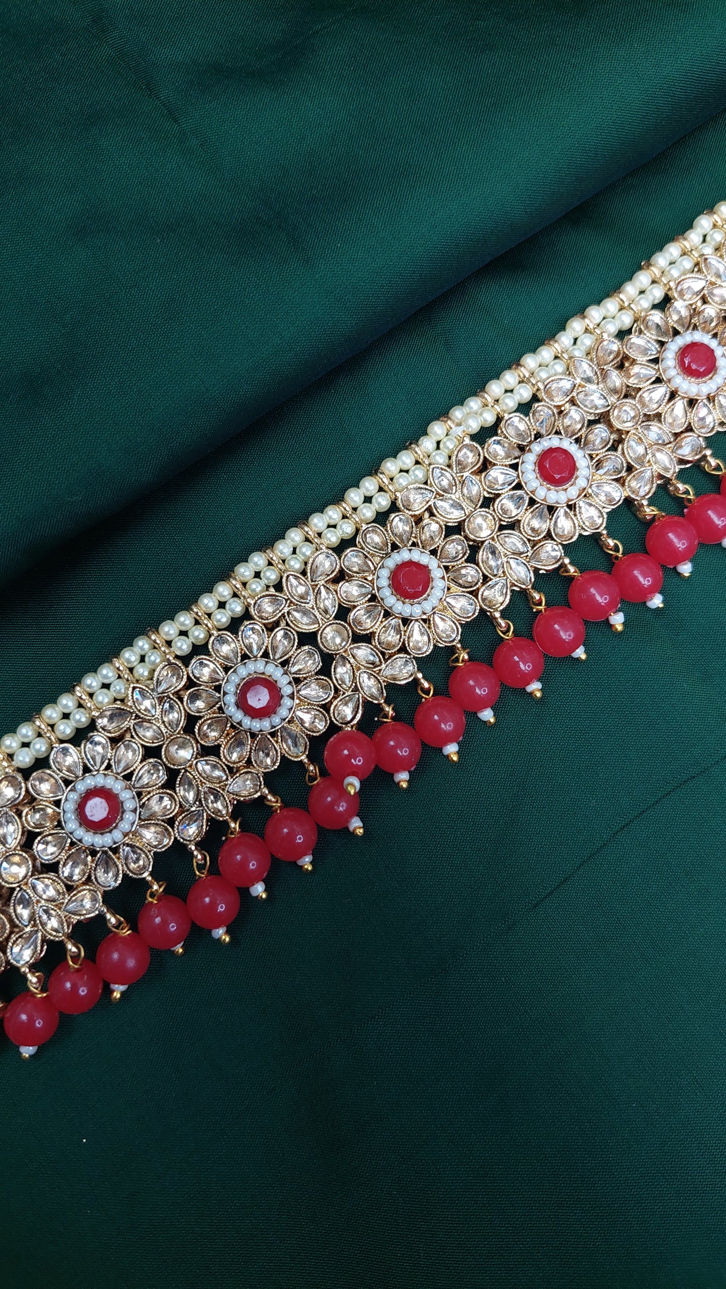 RED CHOCKER SET