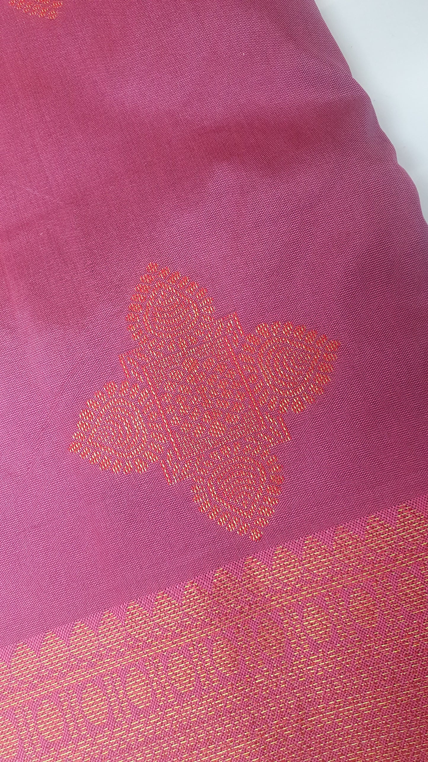 VIN ROUGE WITH COPPER ZARI