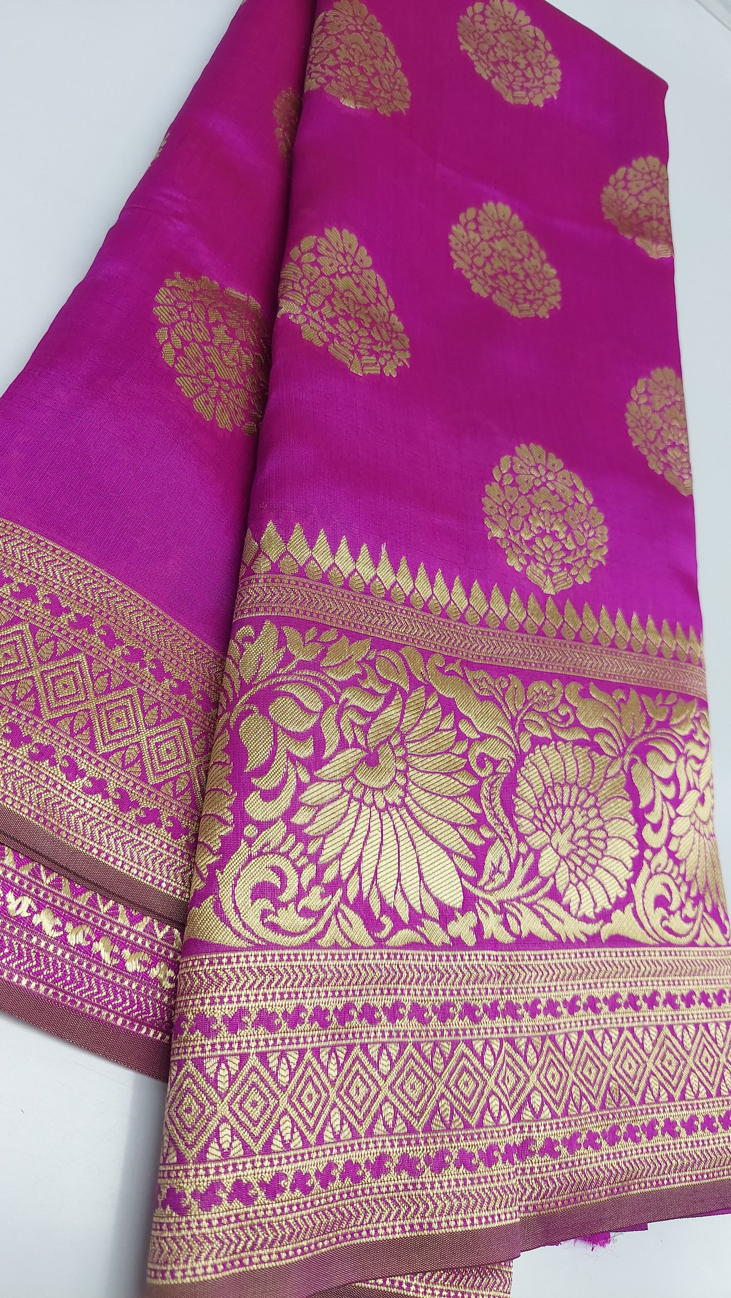 VIOLET WITH GOLD ZARI BANARASI SAREE