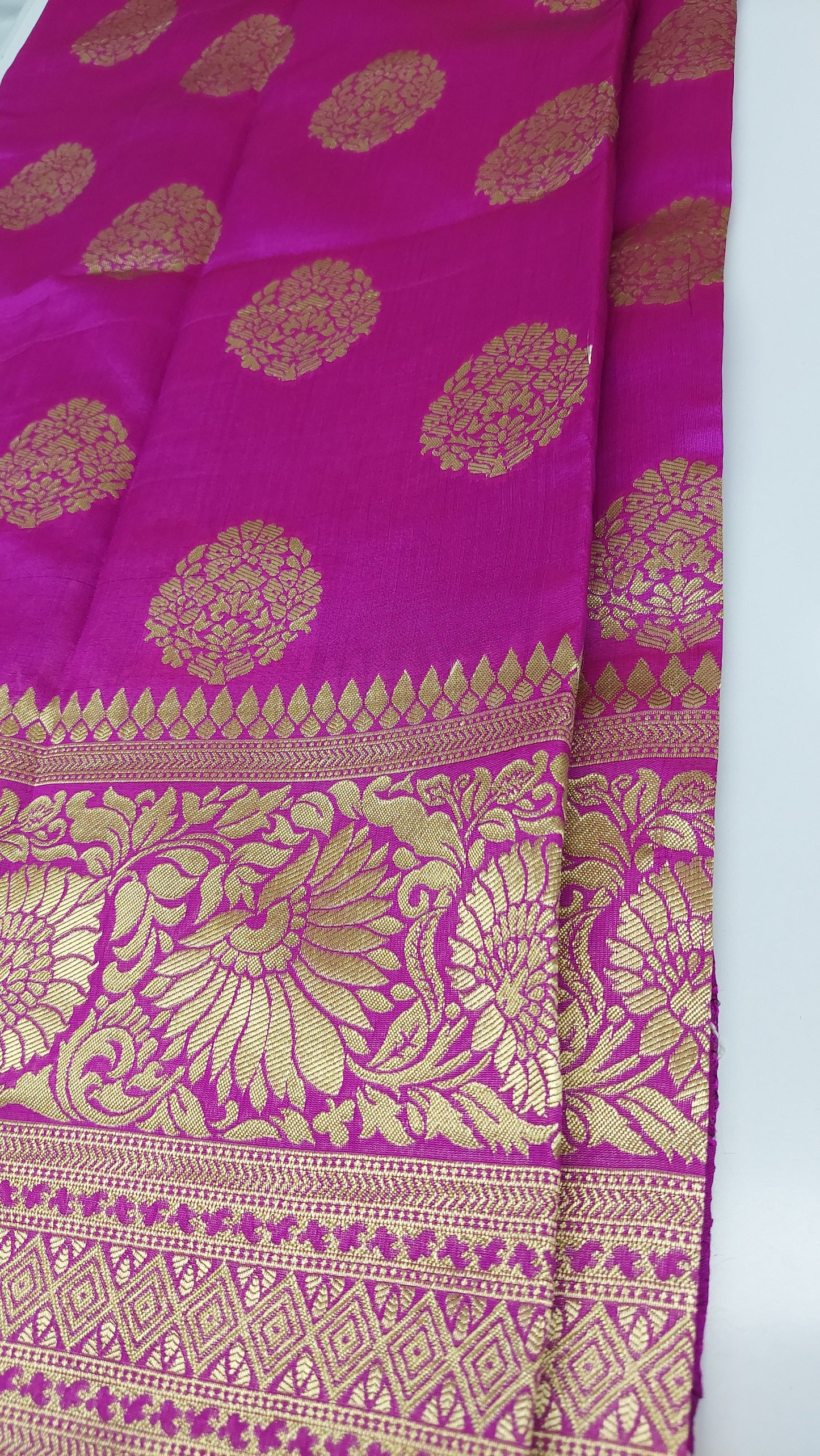 VIOLET WITH GOLD ZARI BANARASI SAREE