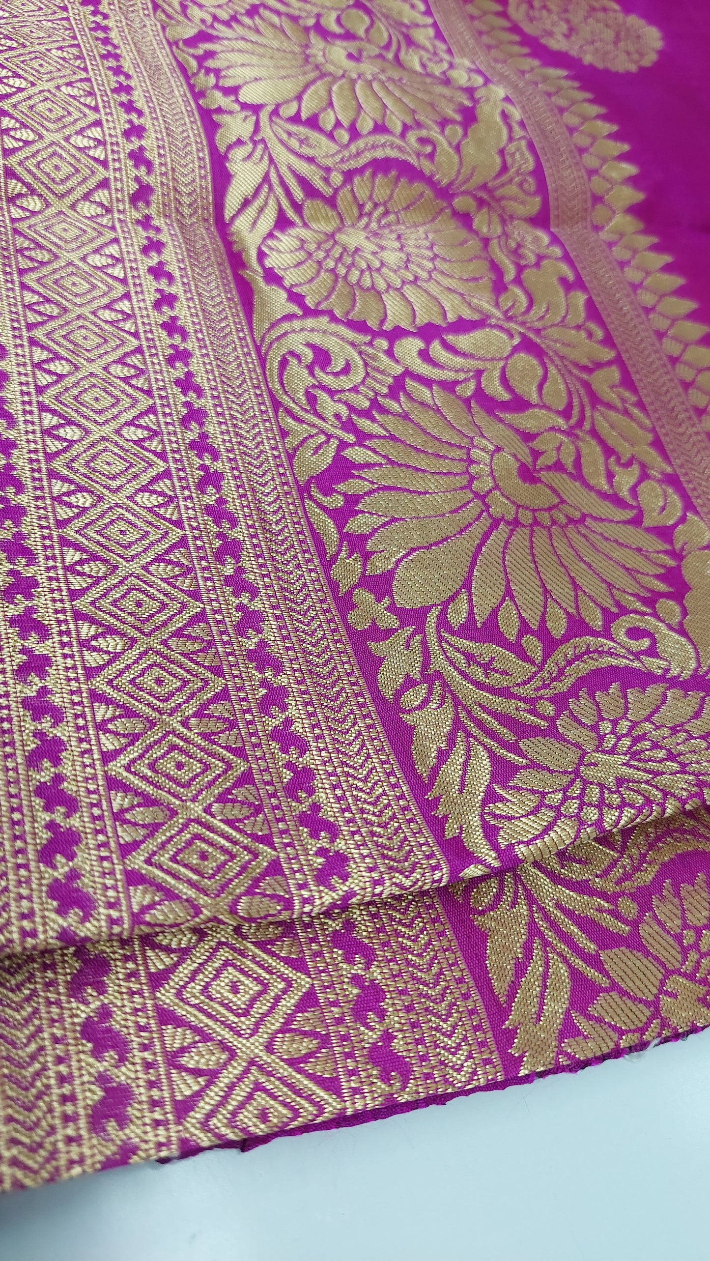 VIOLET WITH GOLD ZARI BANARASI SAREE