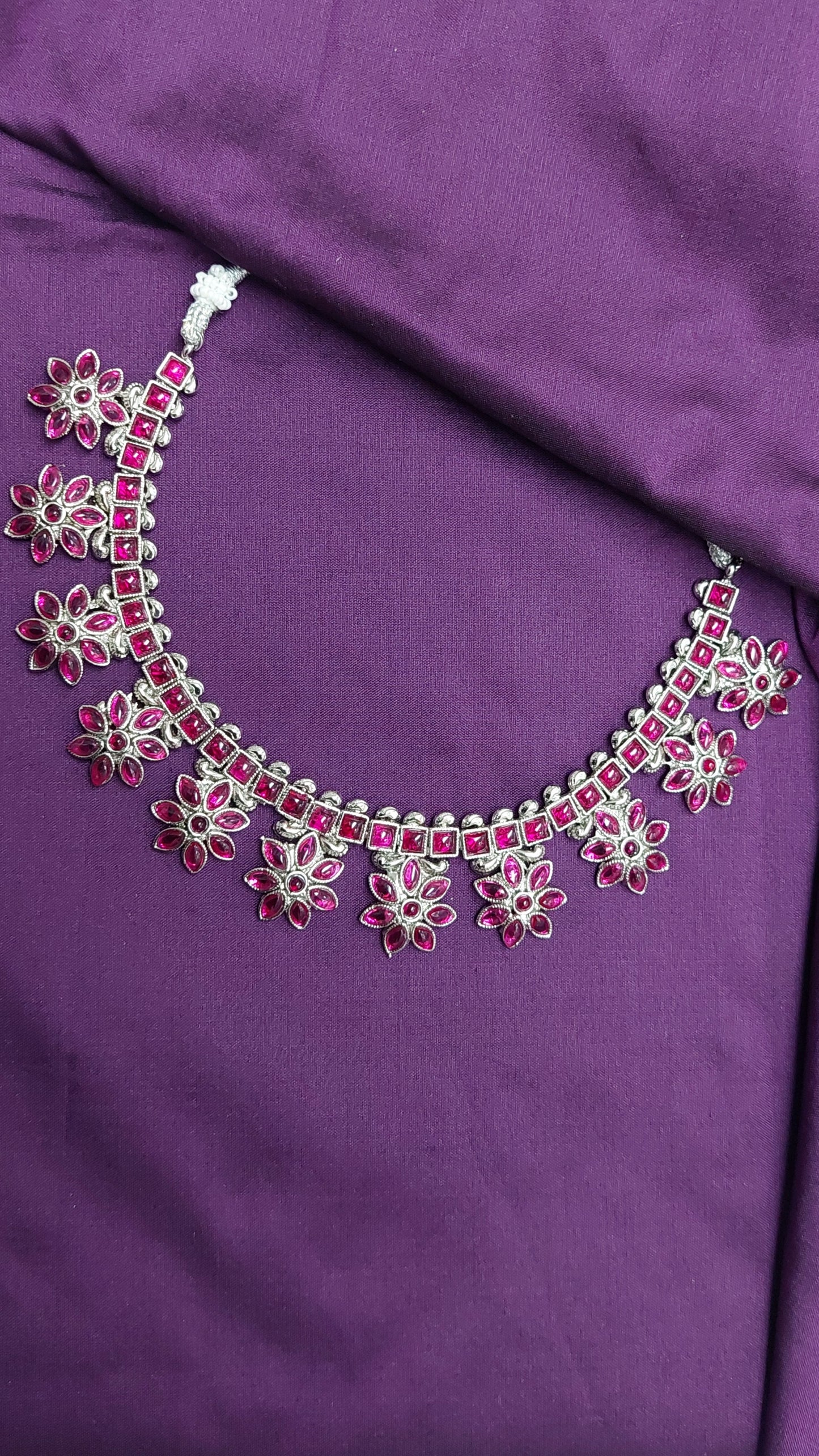 SILVER & PINK SHORT NECKLACE