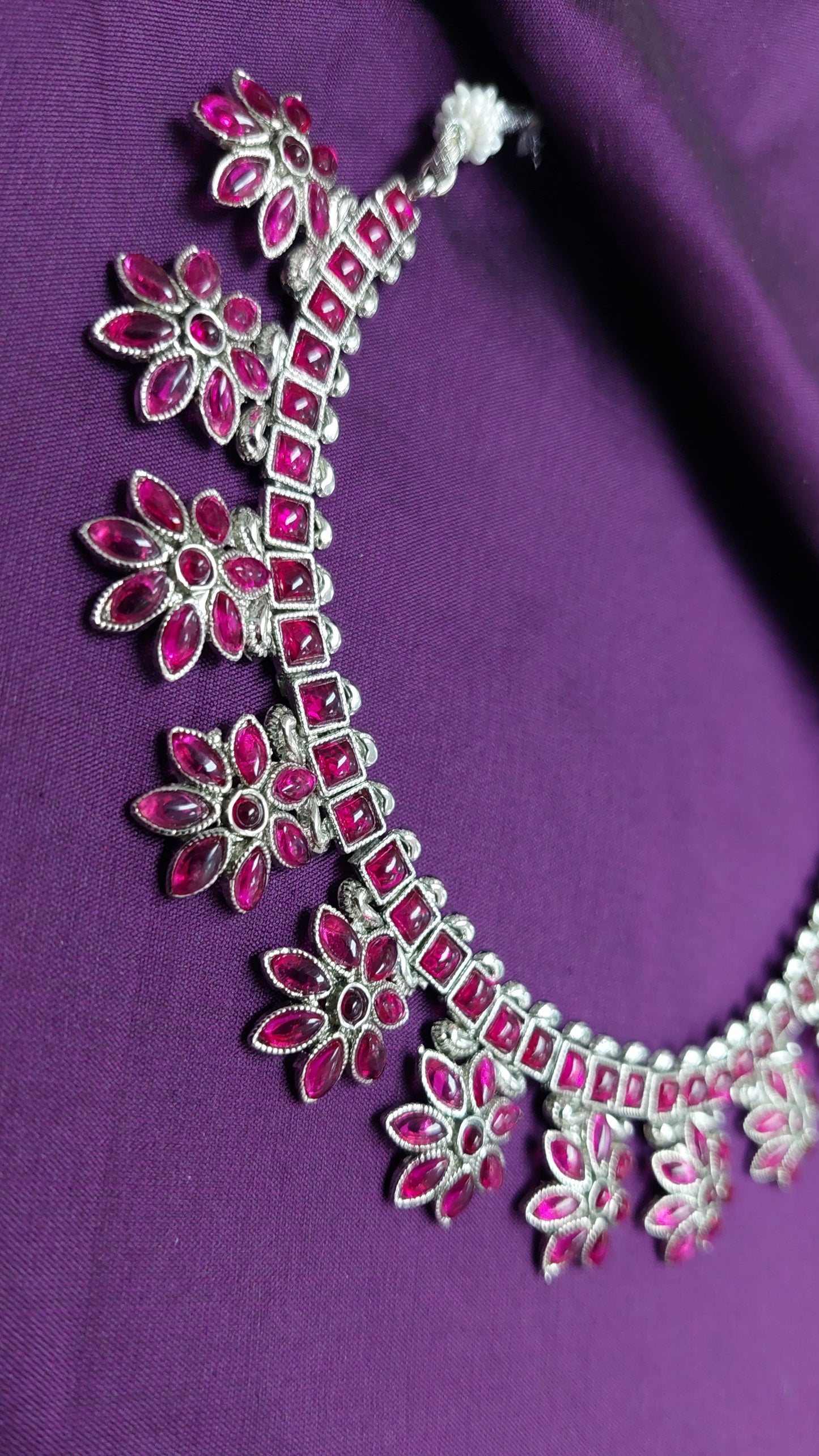 SILVER & PINK SHORT NECKLACE