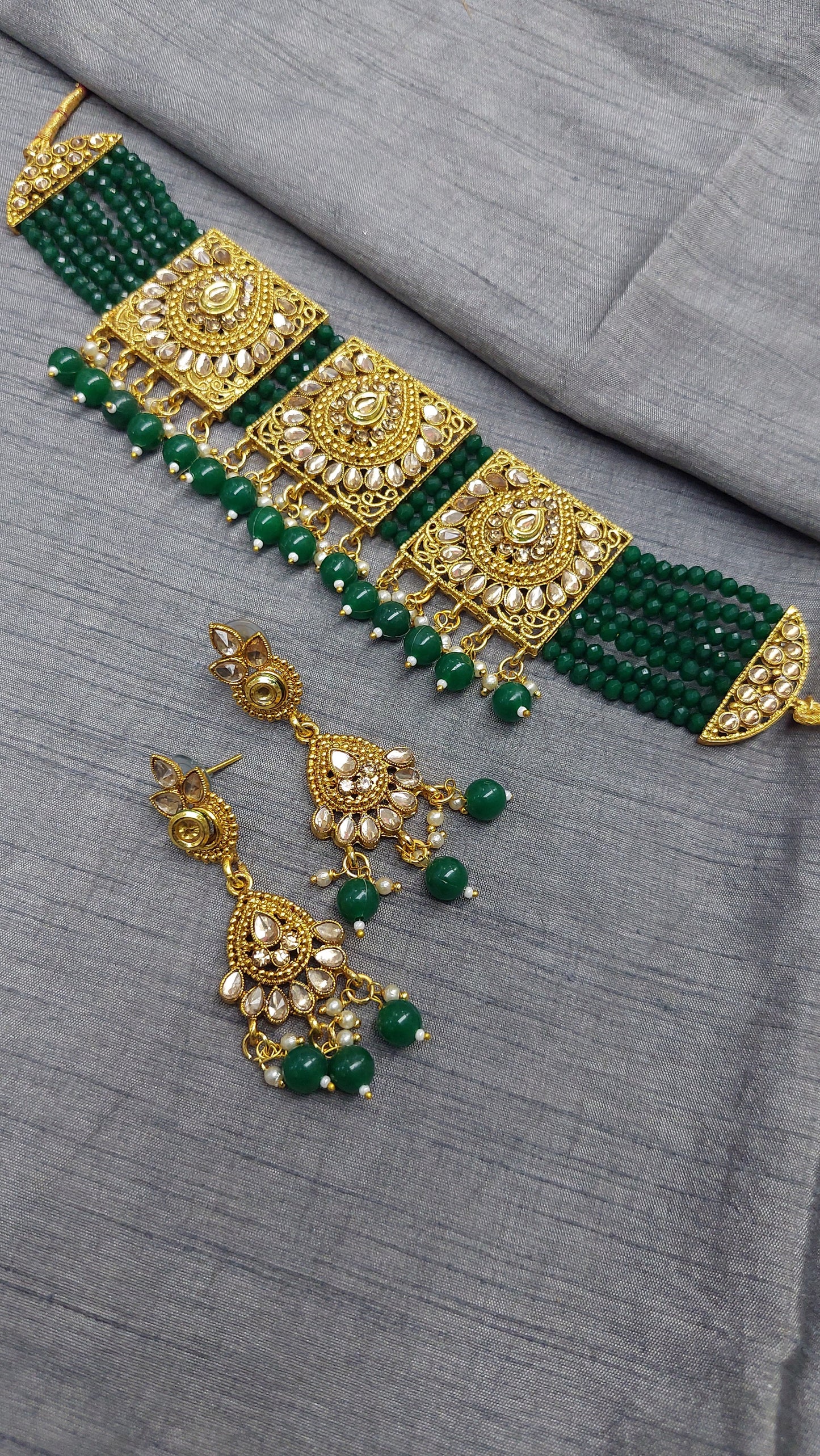 GOLD & GREEN CHOCKER SET