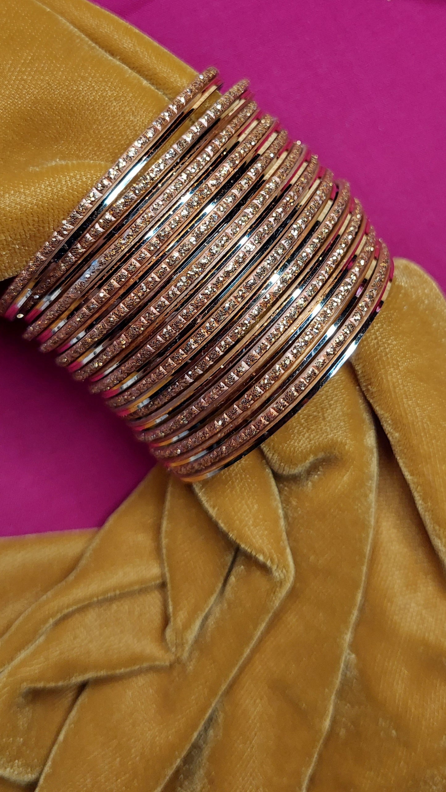GOLD BANGLE SET (SIZE 2.2)