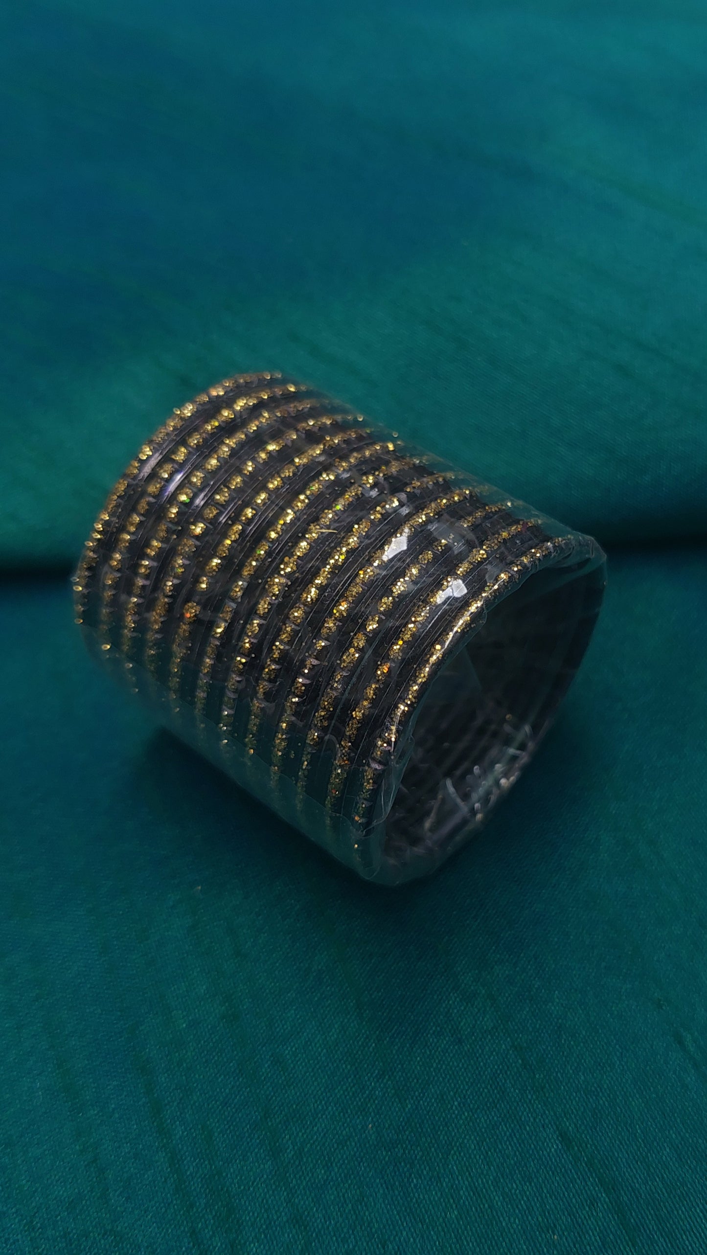 BLACK & GLITTER BANGLES SIZE 1.0