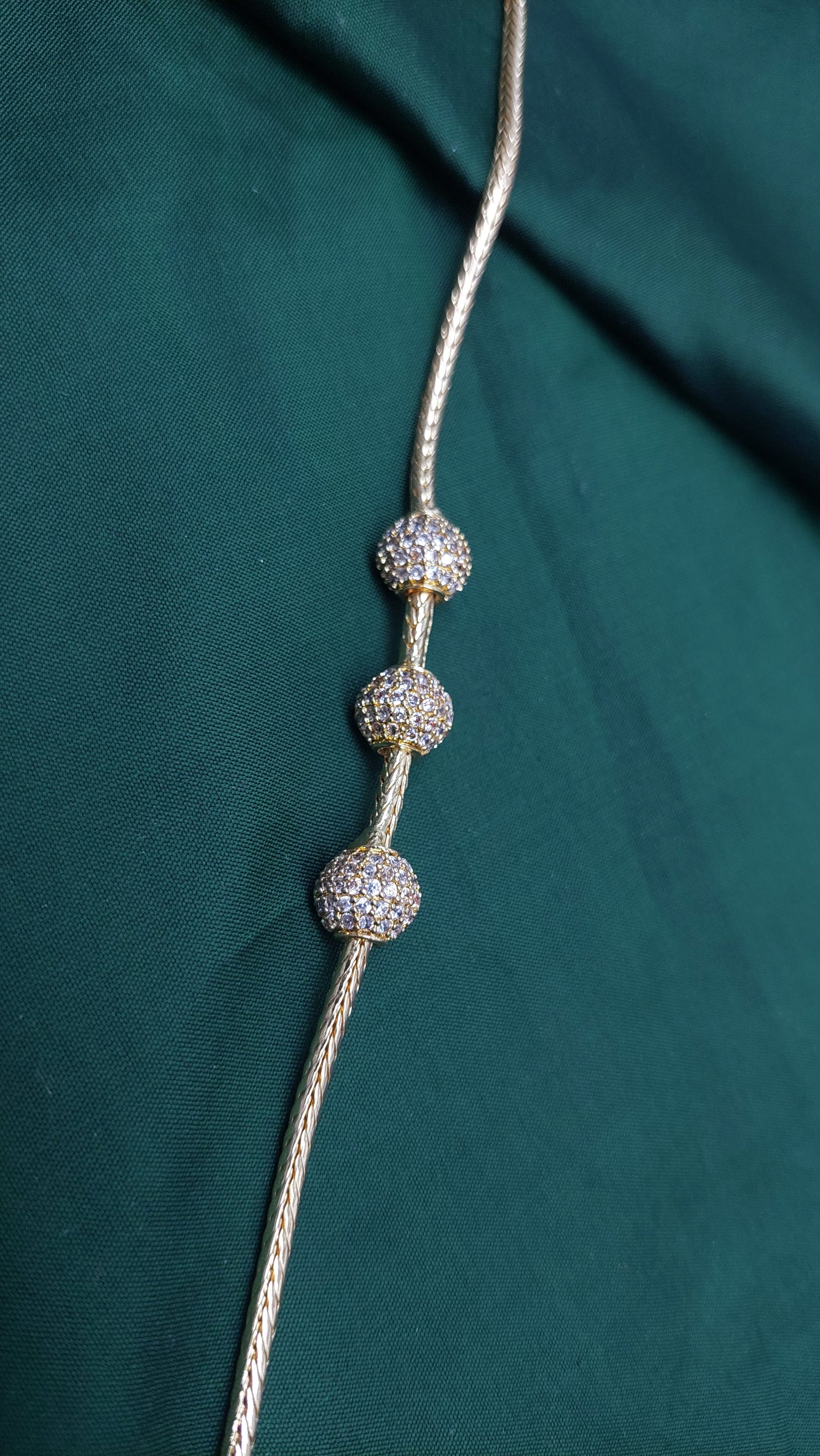 MUGAPU CHAIN (WHITE)