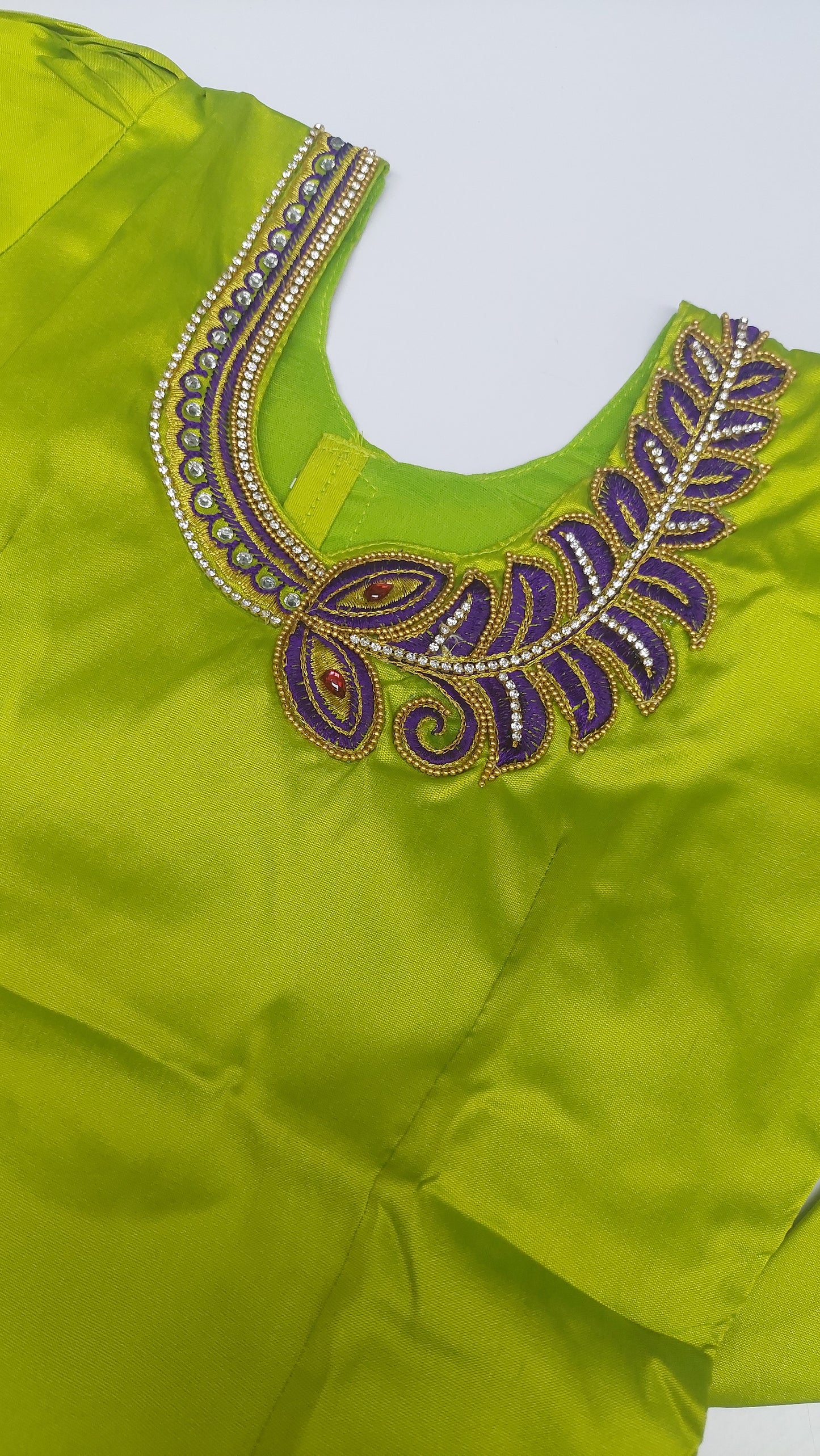 PARROT GREEN & PURPLE SKIRT & BLOUSE.L