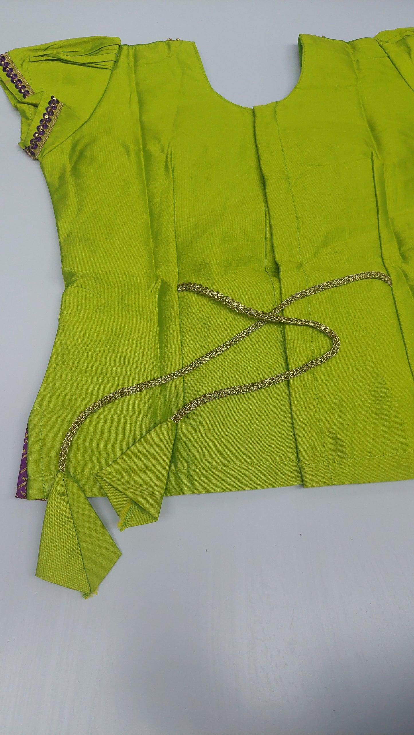 PARROT GREEN & PURPLE SKIRT & BLOUSE.L