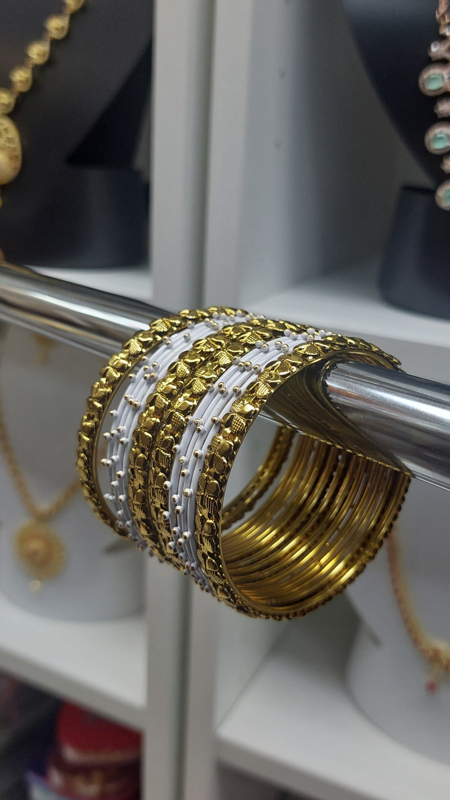WHITE & ANTIQUE GOLD BANGLE SET