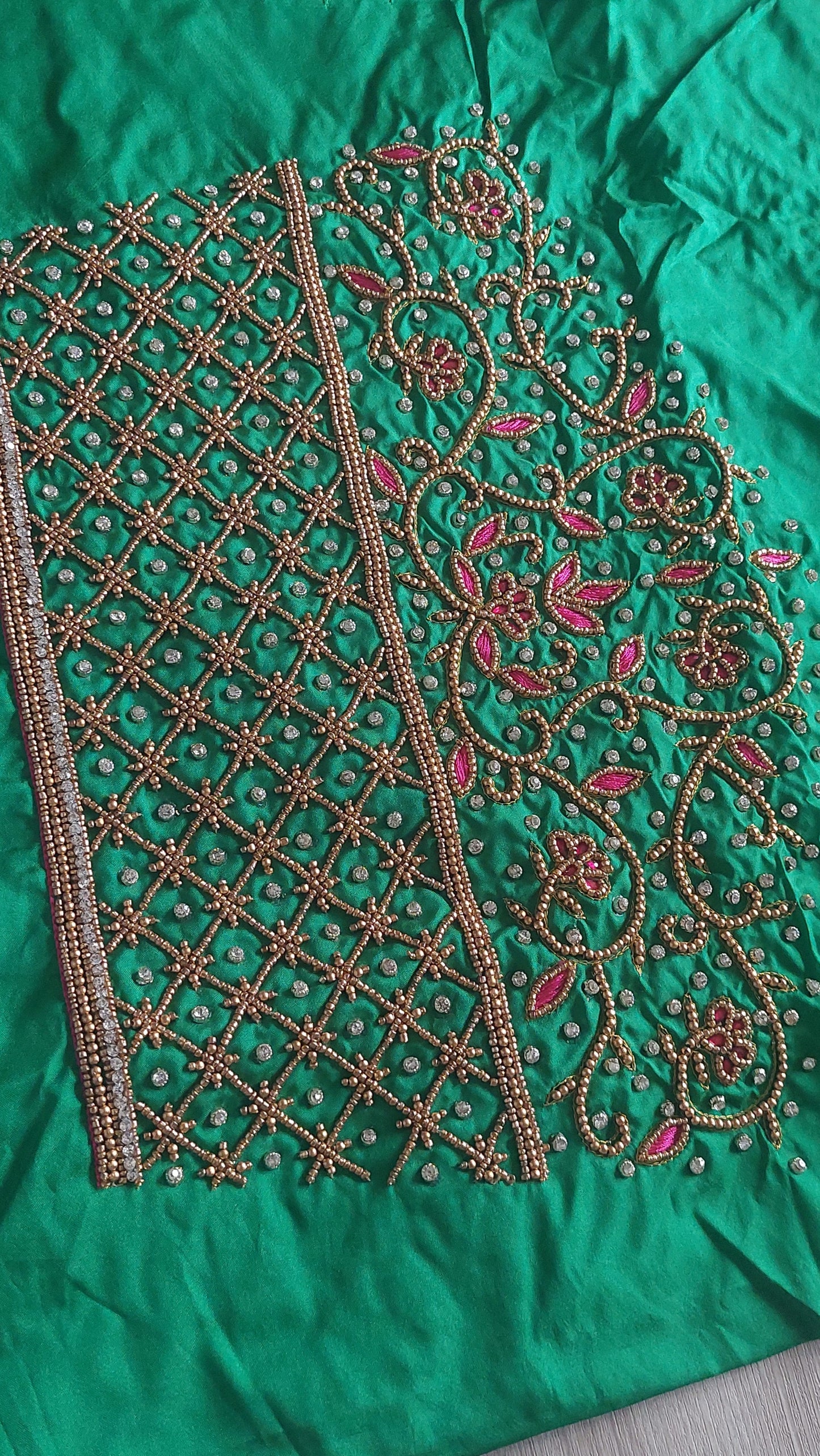 BROWNMERMAIDS
BRIDAL BLOUSE MATERIAL 026
