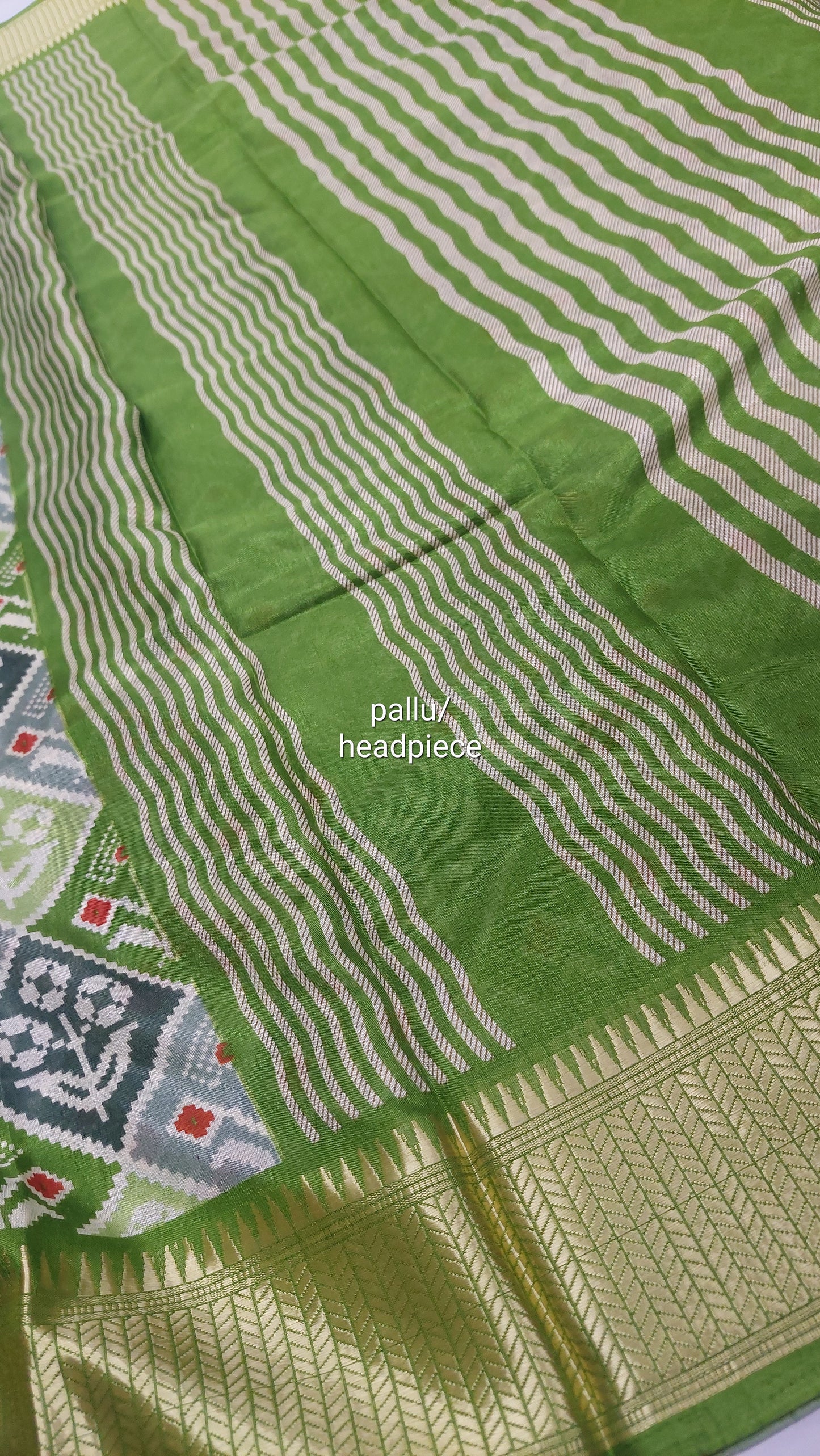 IKKAT SAREE (GREEN)