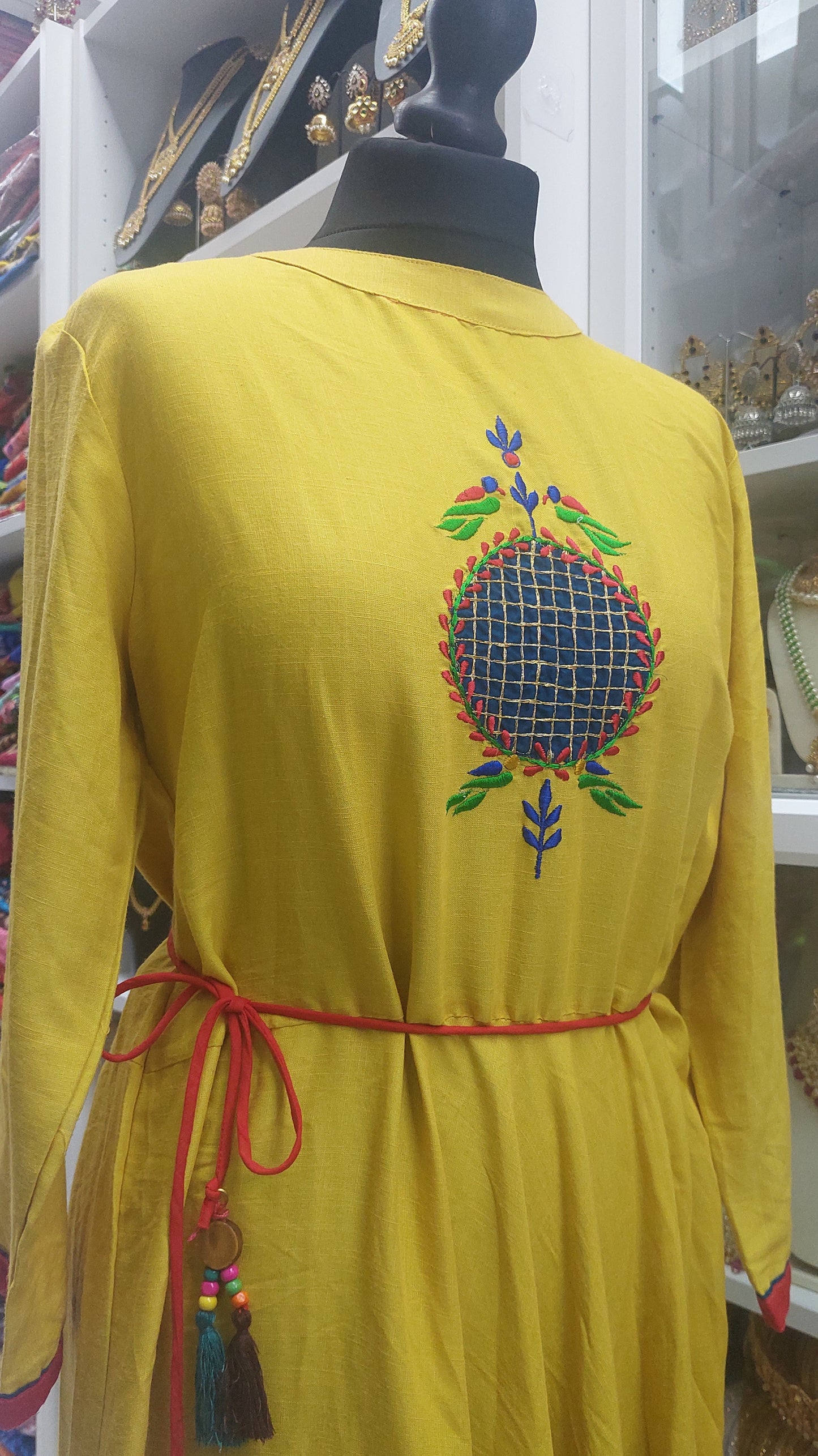 YELLOW GOWN (XXL)