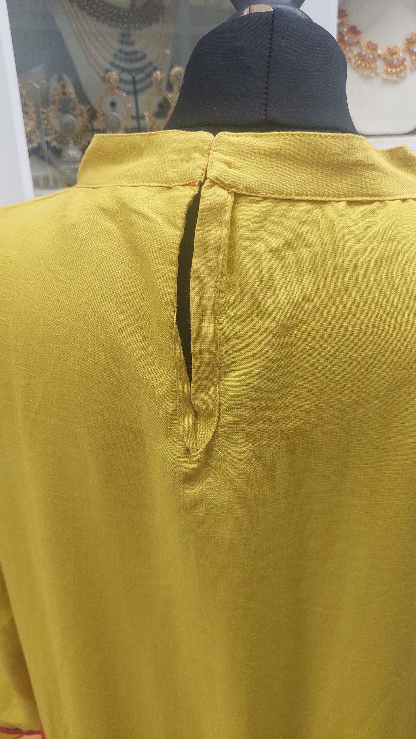 YELLOW GOWN (XXL)