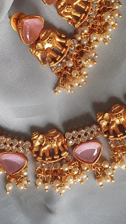 MATTE FINISH ELEPHANT SHORT NECKLACE (PINK)