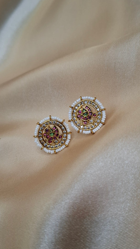 LOTUS KEMO STUDS