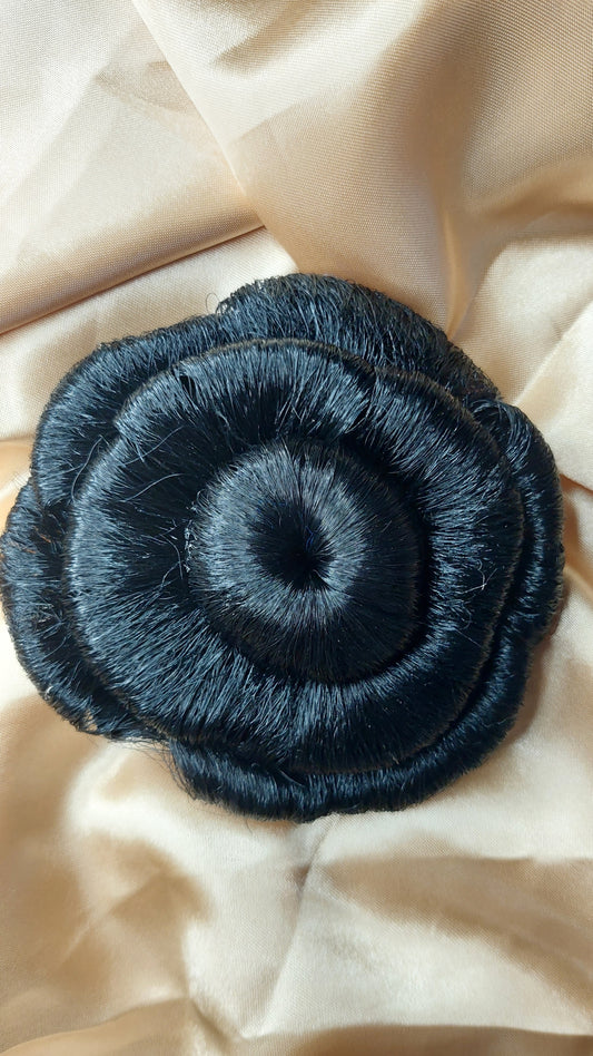 BLACK CLIP-ON HAIR BUN