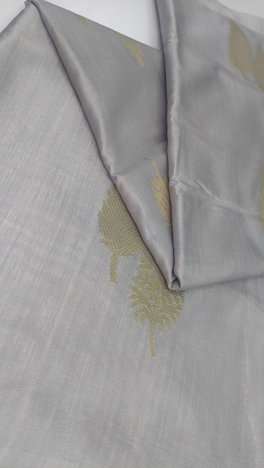 GREY BORDERLESS SOFT SILK SAREE