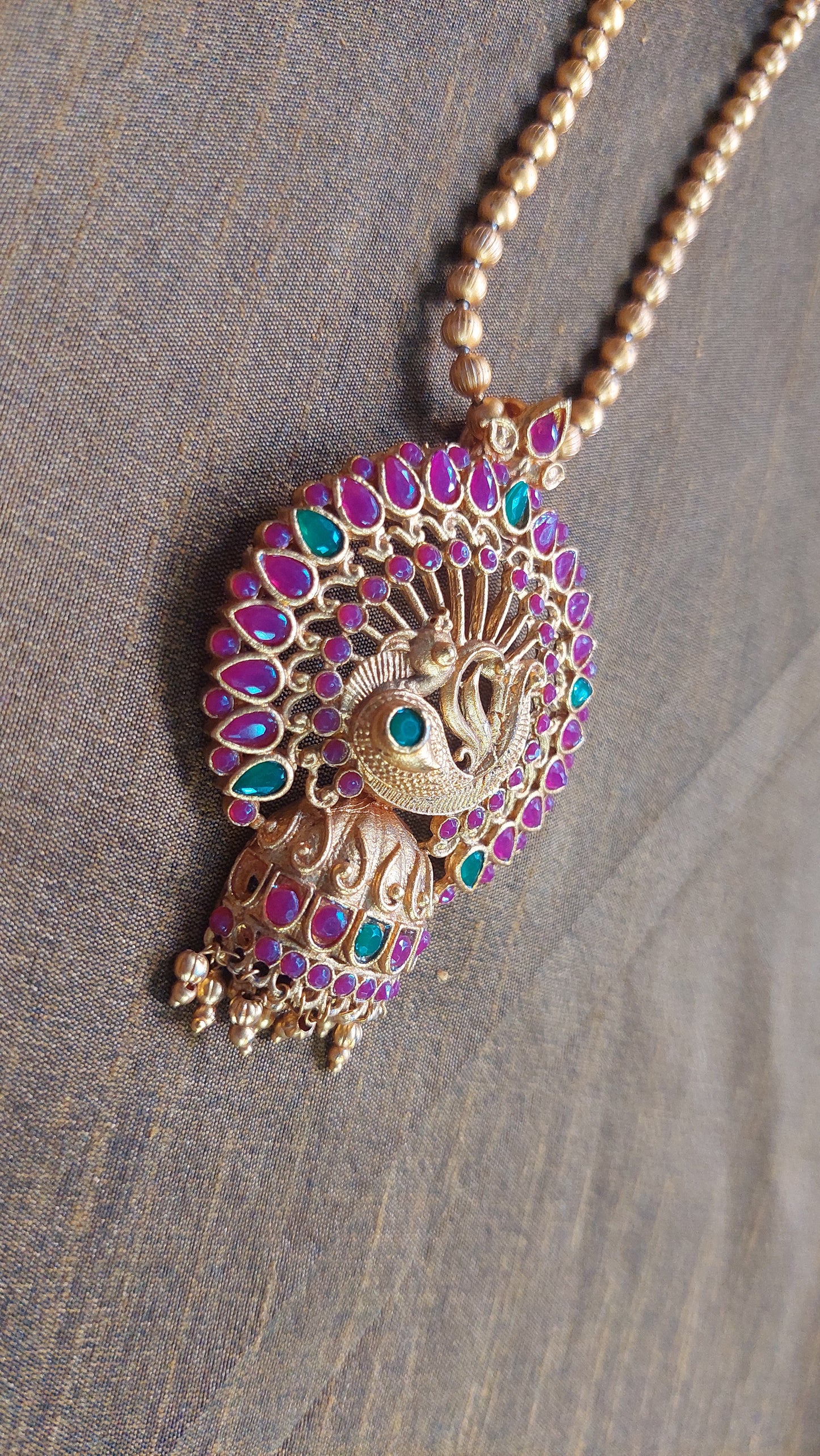 PEACOCK SHORT NECKLACE