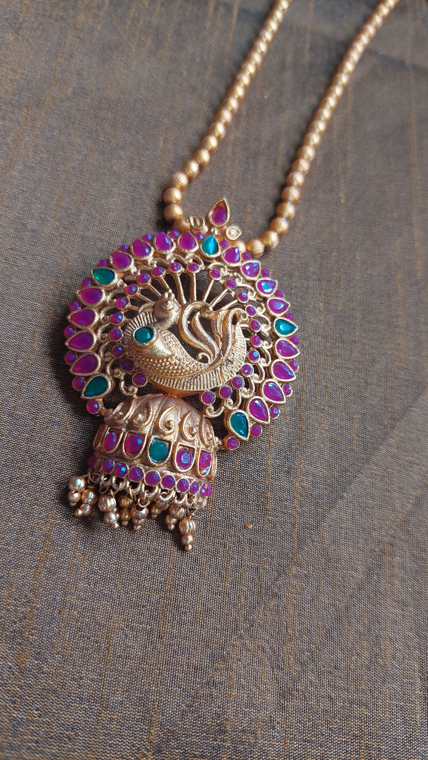 PEACOCK SHORT NECKLACE