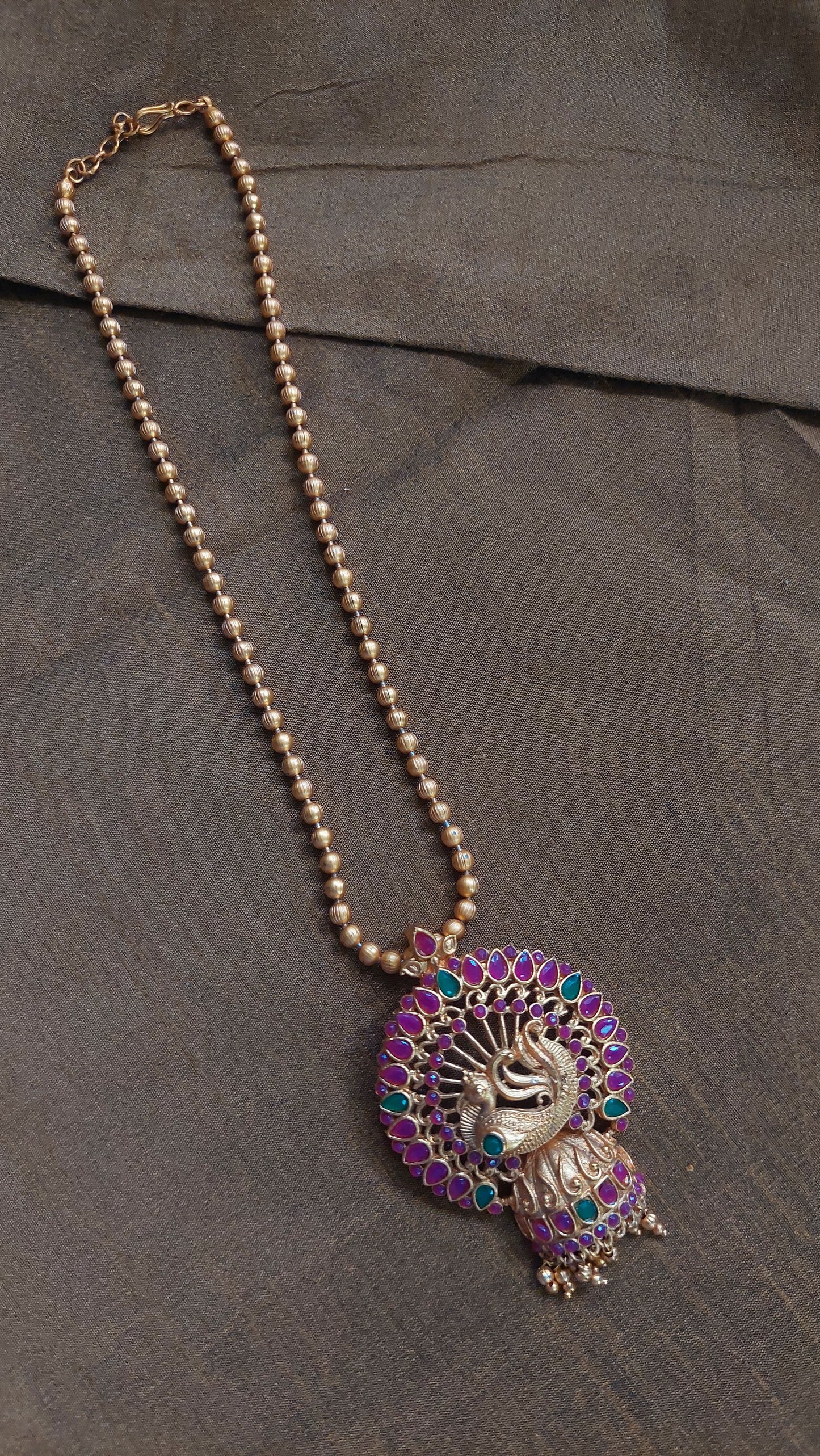 PEACOCK SHORT NECKLACE