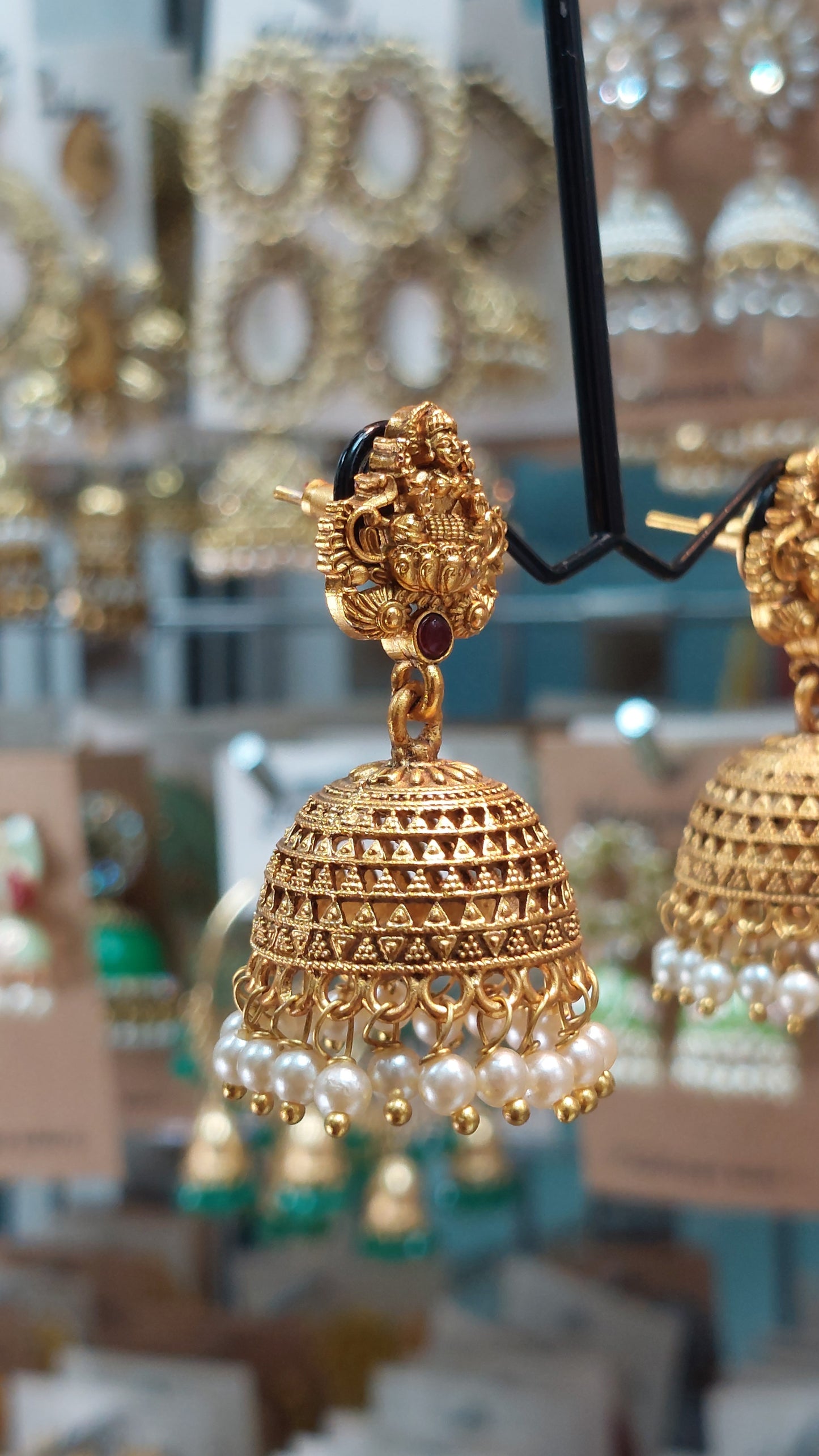 ANTIQUE GOLD JUMKHAS E0279