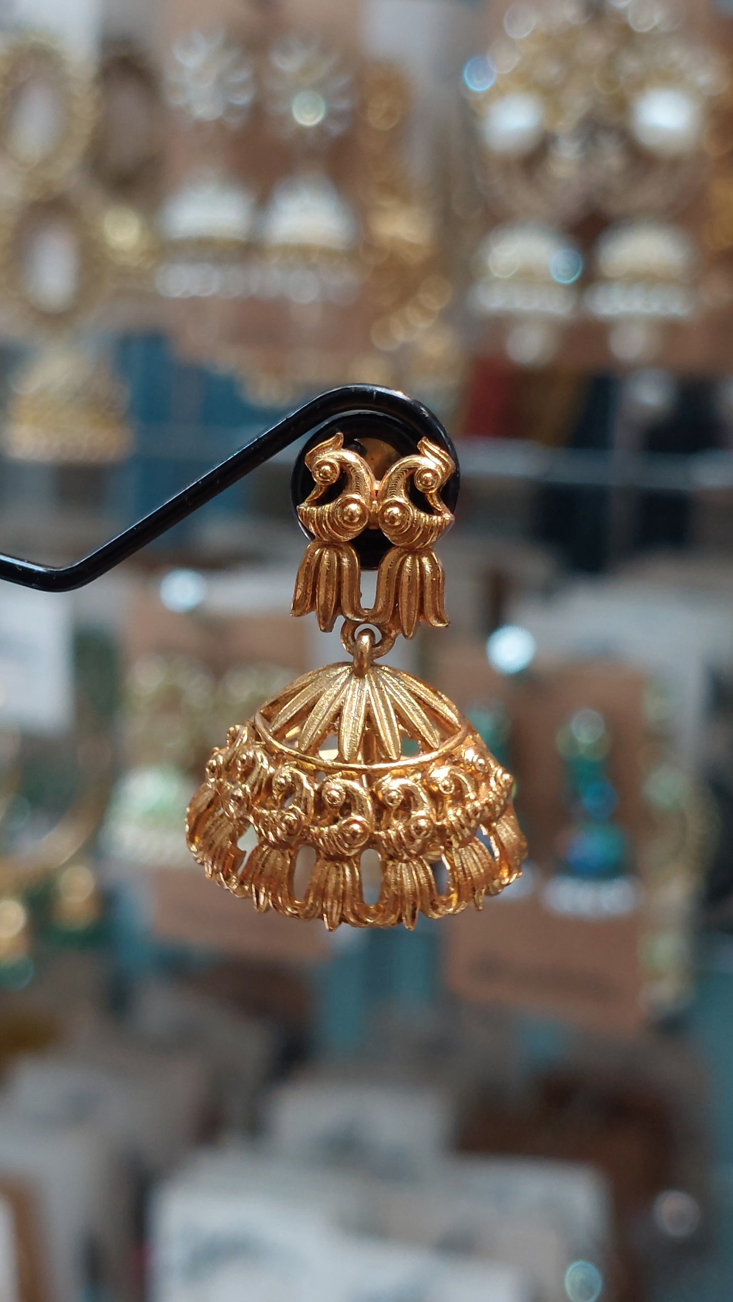 SMALL ANTIQUE GOLD JUMKHAS E0281