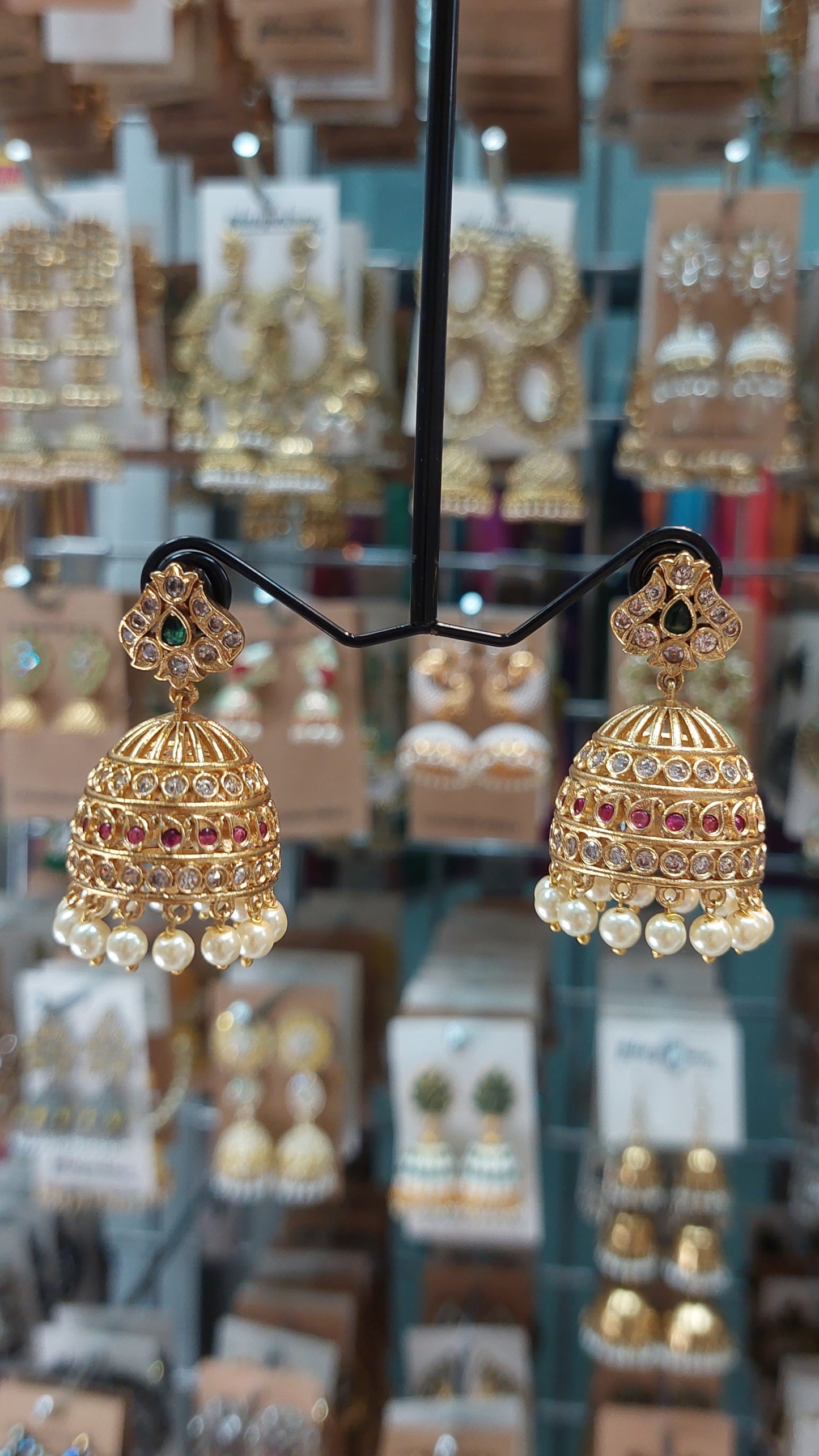 ANTIQUE GOLD JUMKHAS E0287