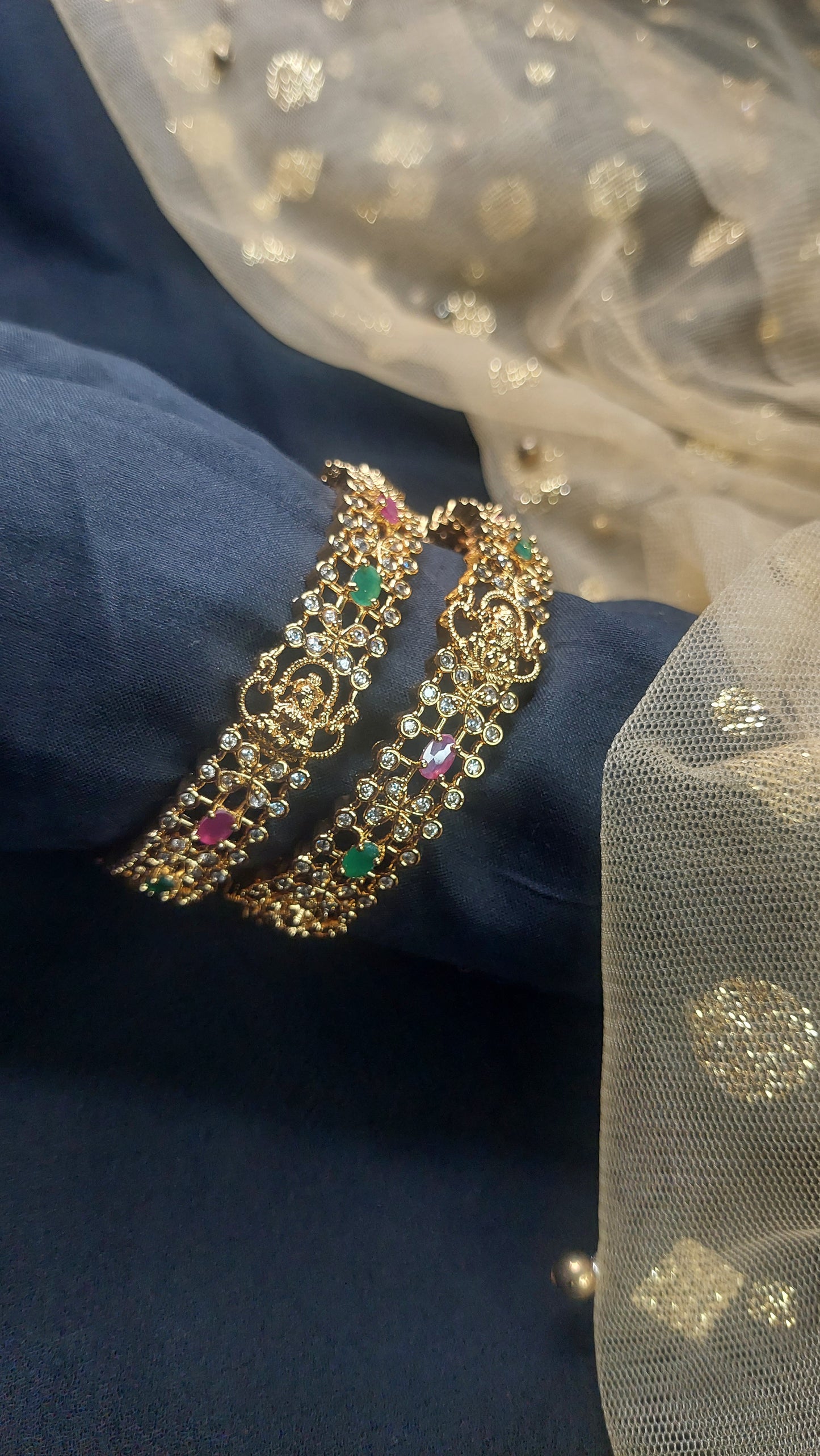 ANTIQUE GOLD BANGLES E097