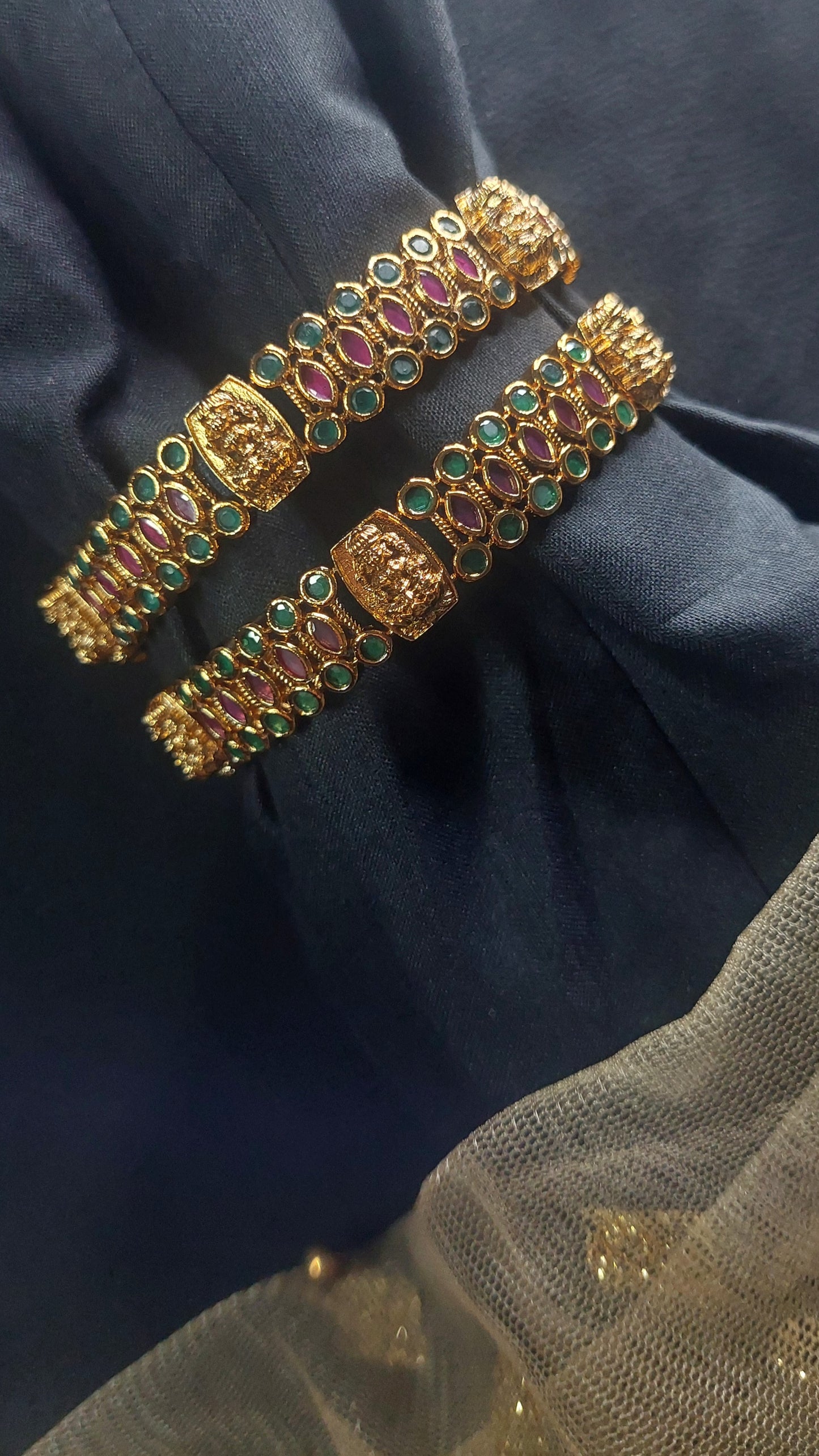 ANTIQUE GOLD BANGLES E099