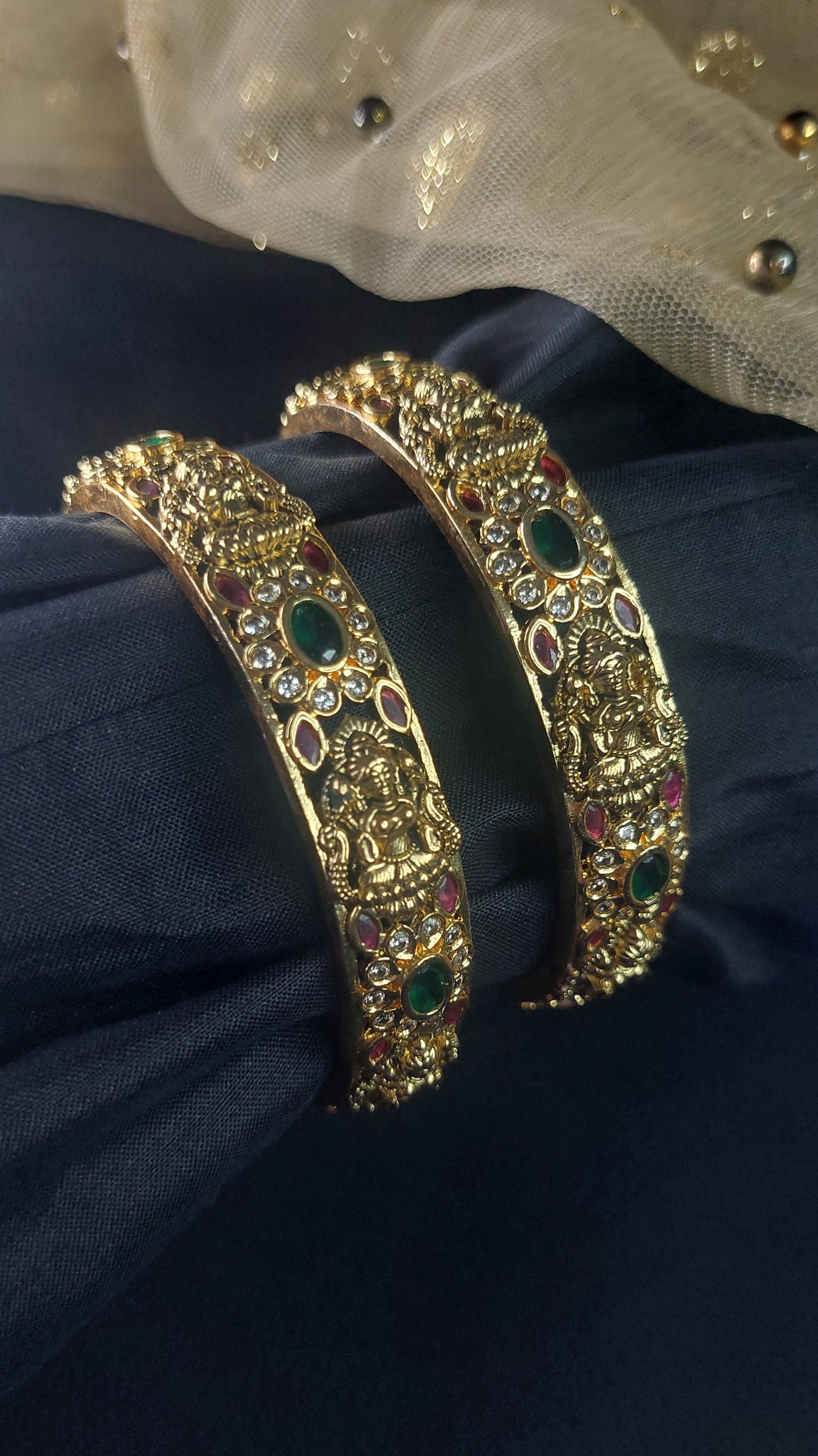 ANTIQUE GOLD BANGLES E100