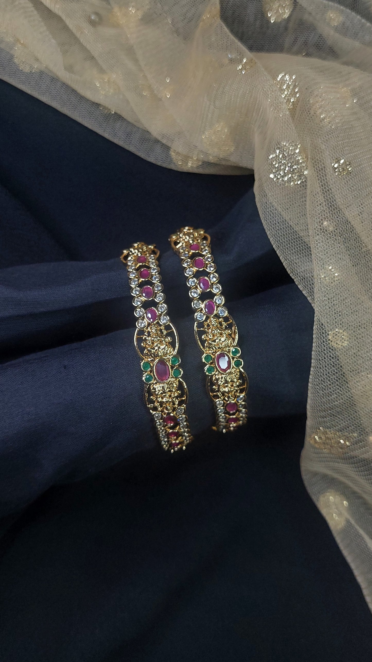 ANTIQUE GOLD BANGLES E103