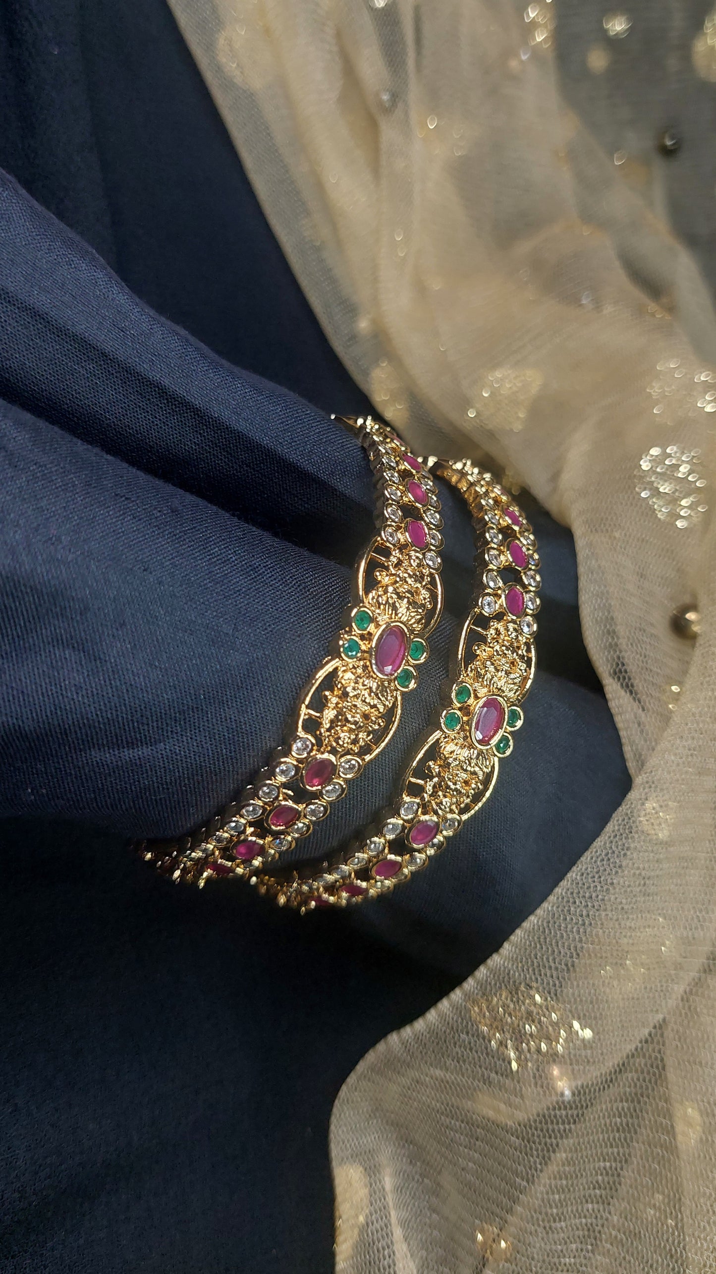 ANTIQUE GOLD BANGLES E103