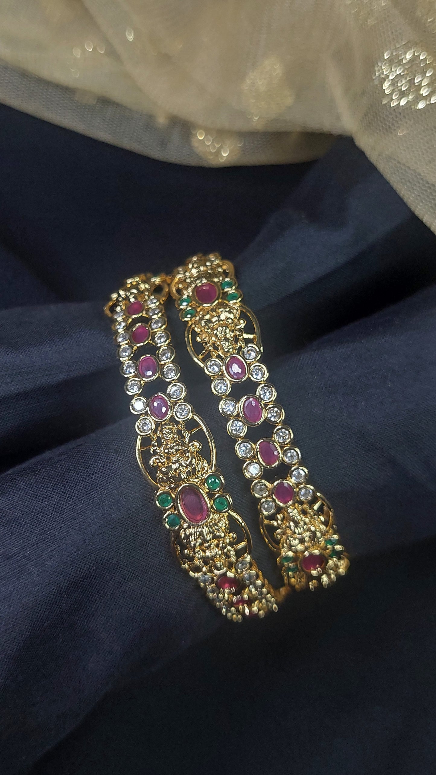 ANTIQUE GOLD BANGLES E103