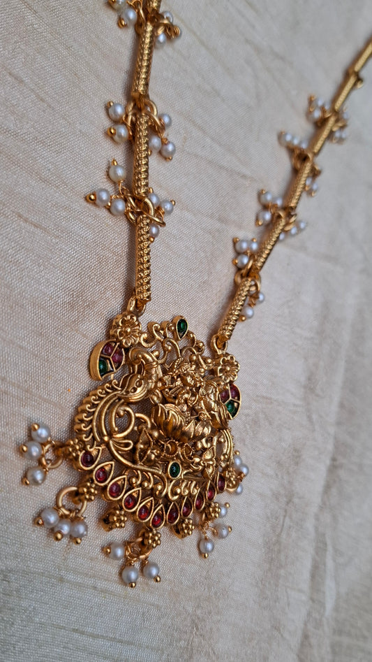ANTIQUE NECKLACE E0212